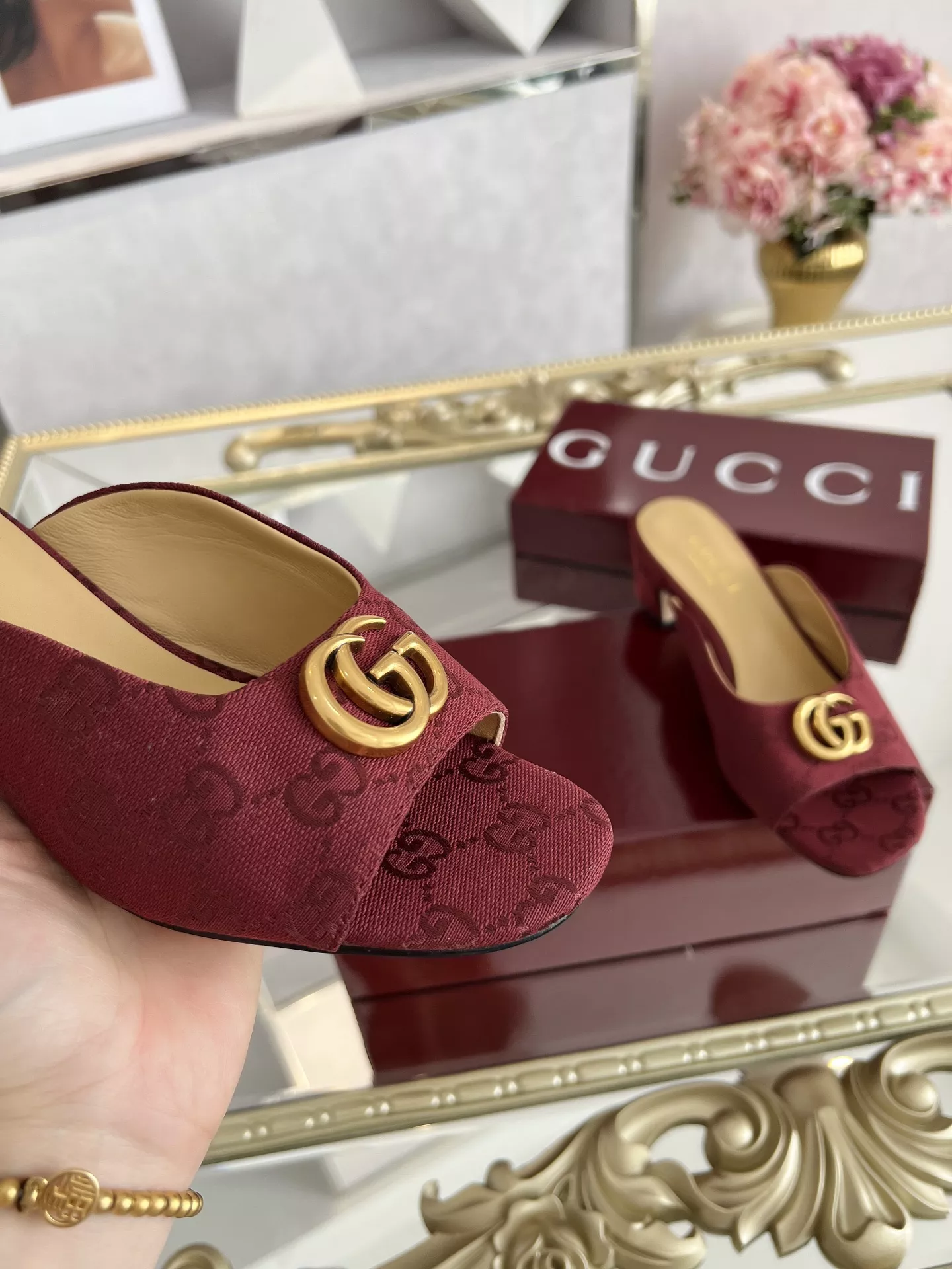 Gucci Slippers For Women Timeless 1690