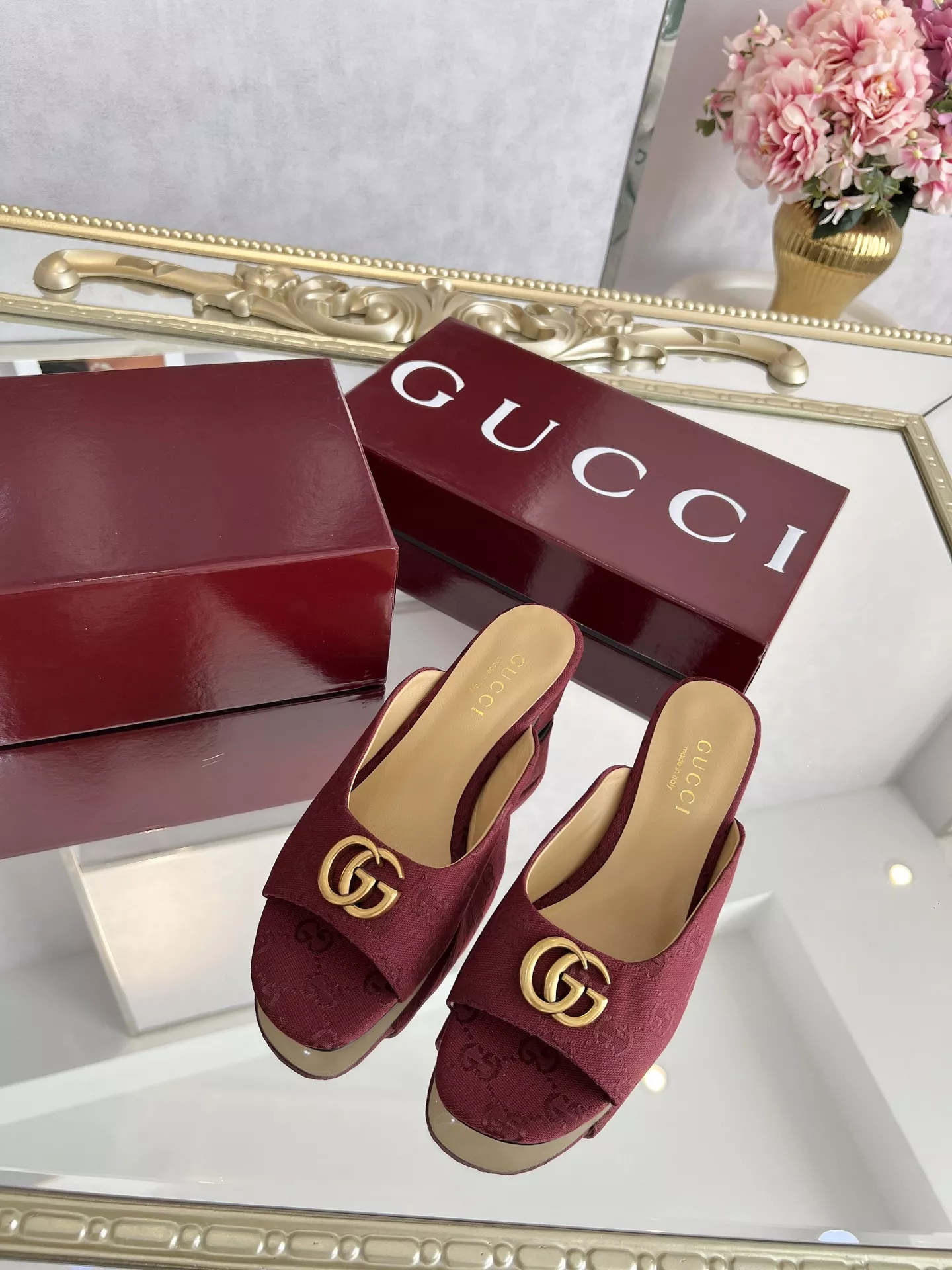 Gucci Slippers For Women Timeless 1690