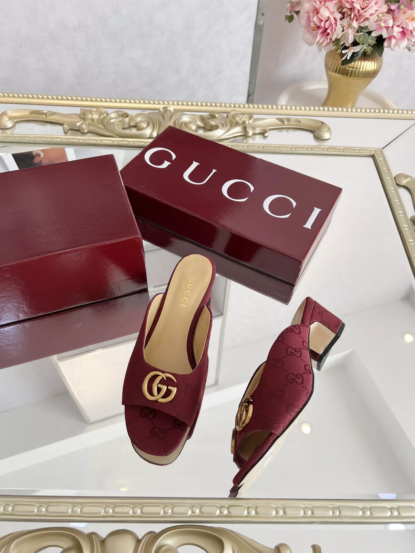 Gucci Slippers For Women Timeless 1690