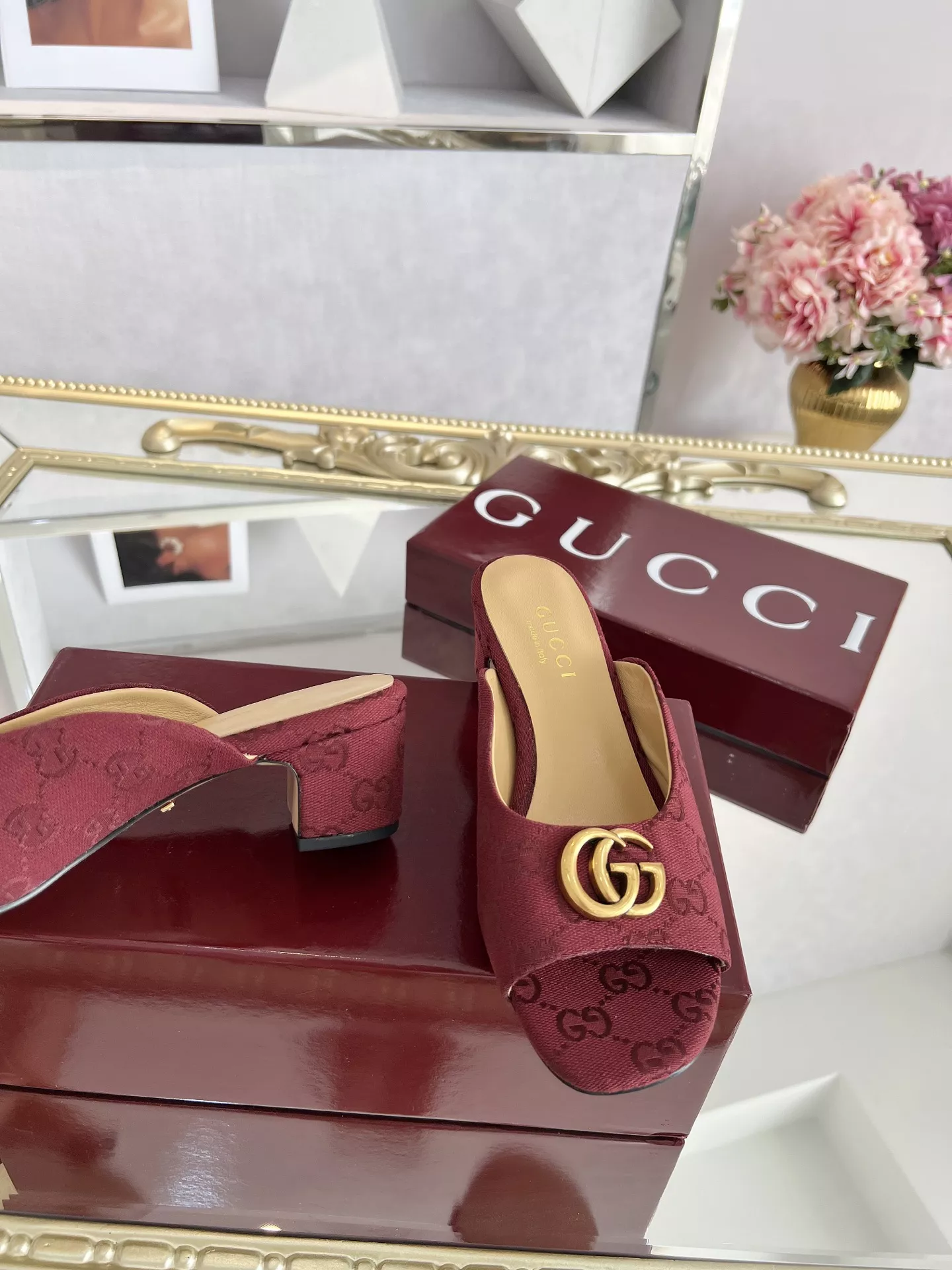 Gucci Slippers For Women Timeless 1690