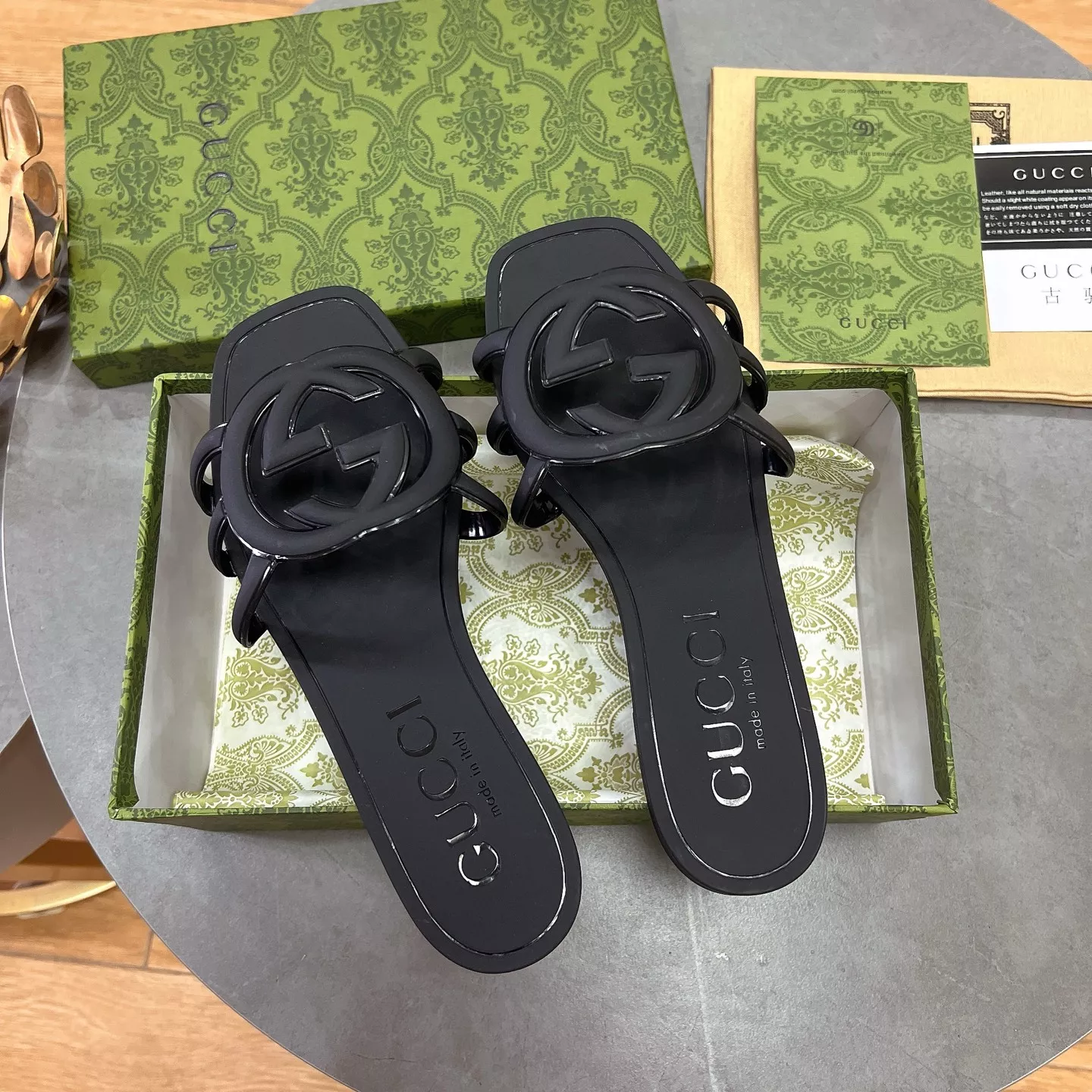 Gucci Slippers For Women Timeless 4042