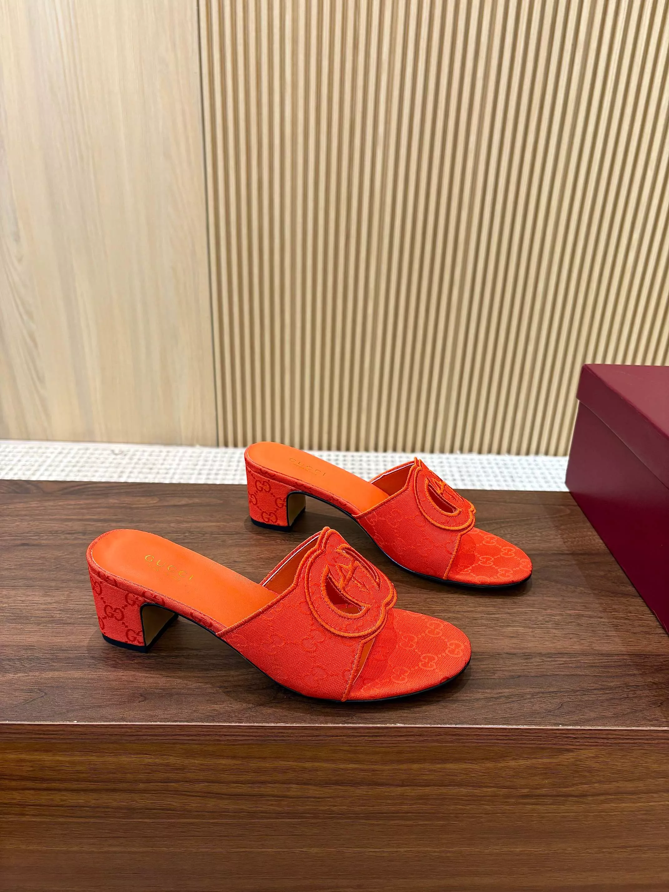 Gucci Slippers For Women Timeless 4284