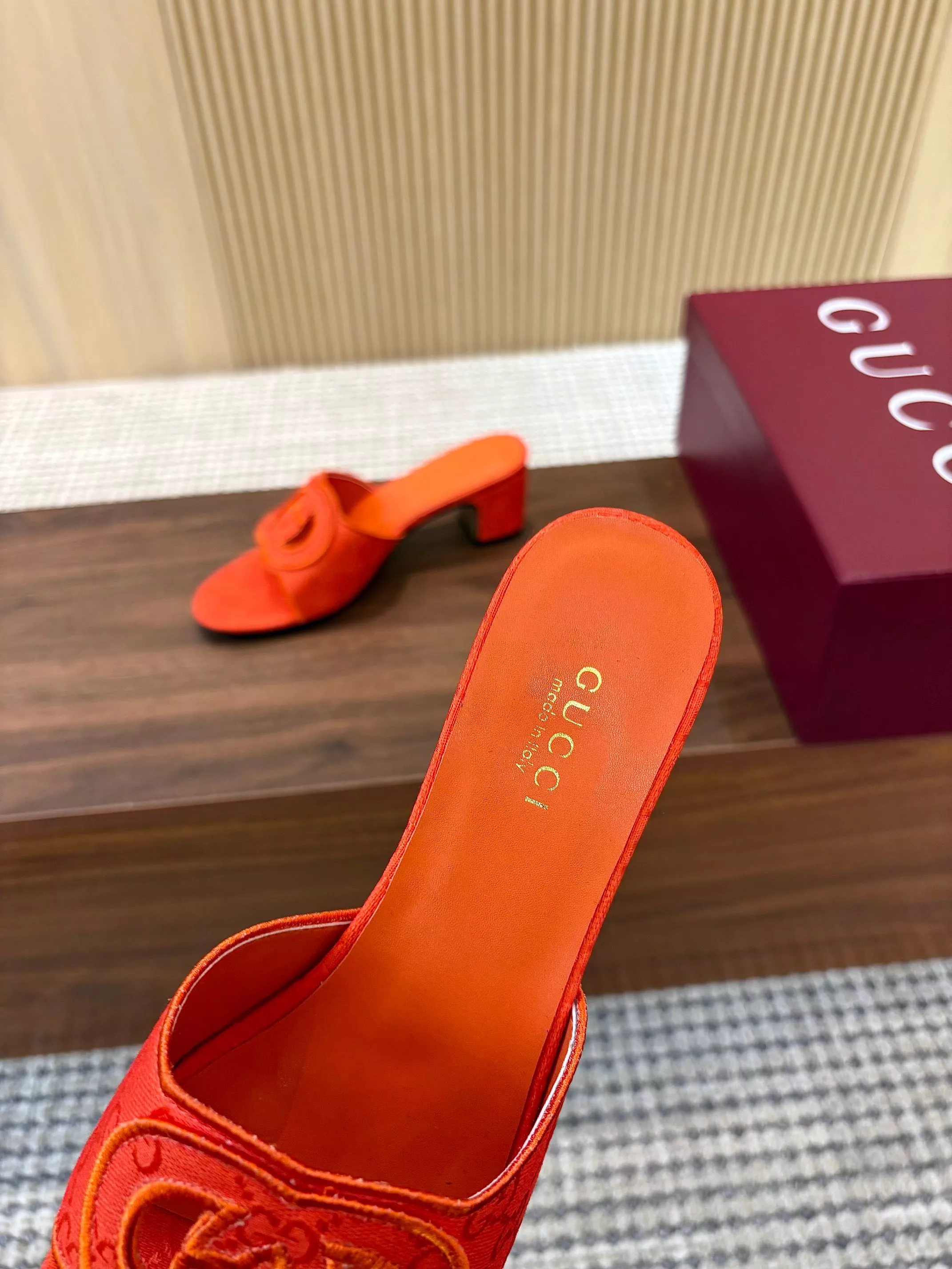 Gucci Slippers For Women Timeless 4284