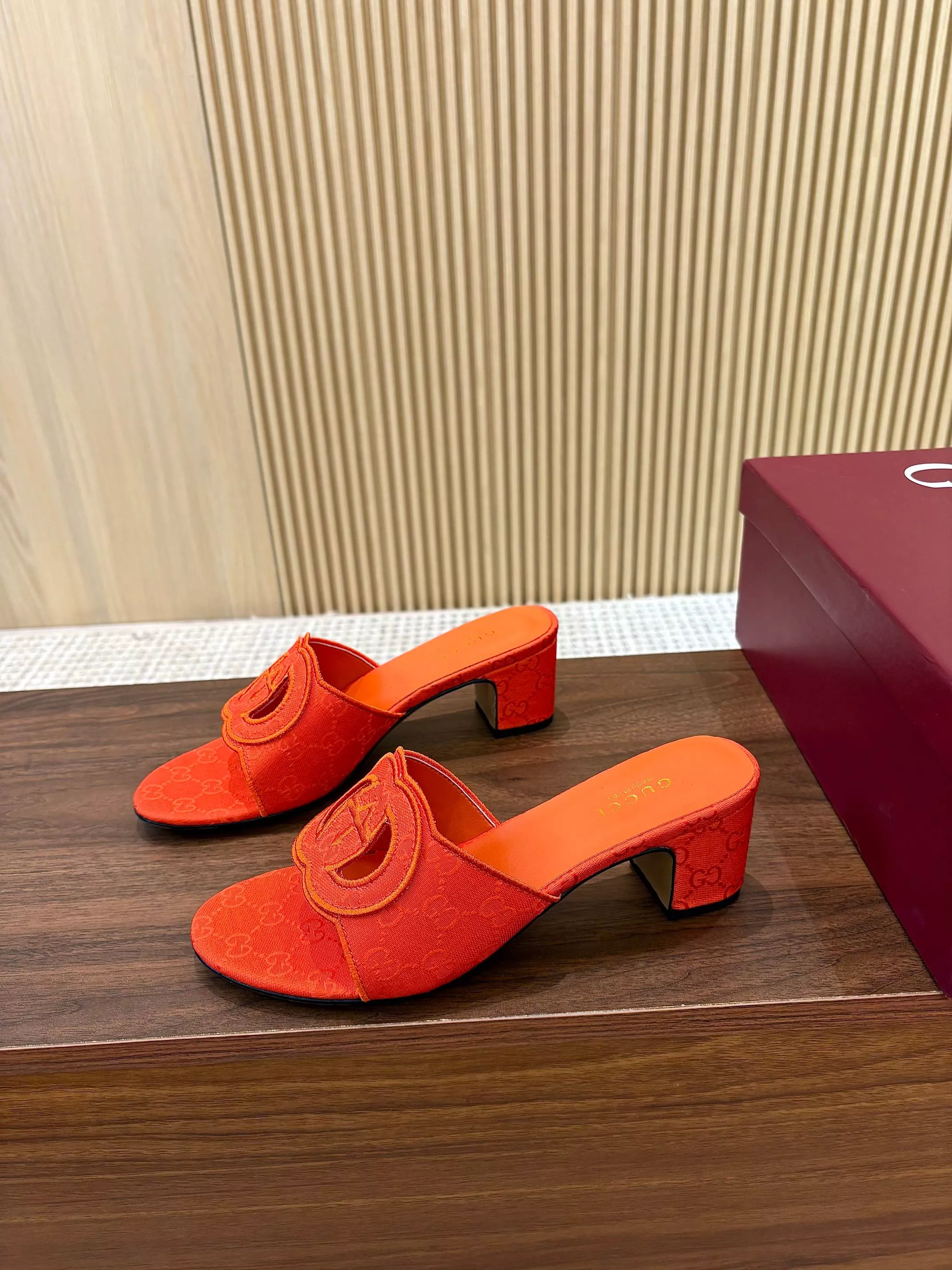 Gucci Slippers For Women Timeless 4284