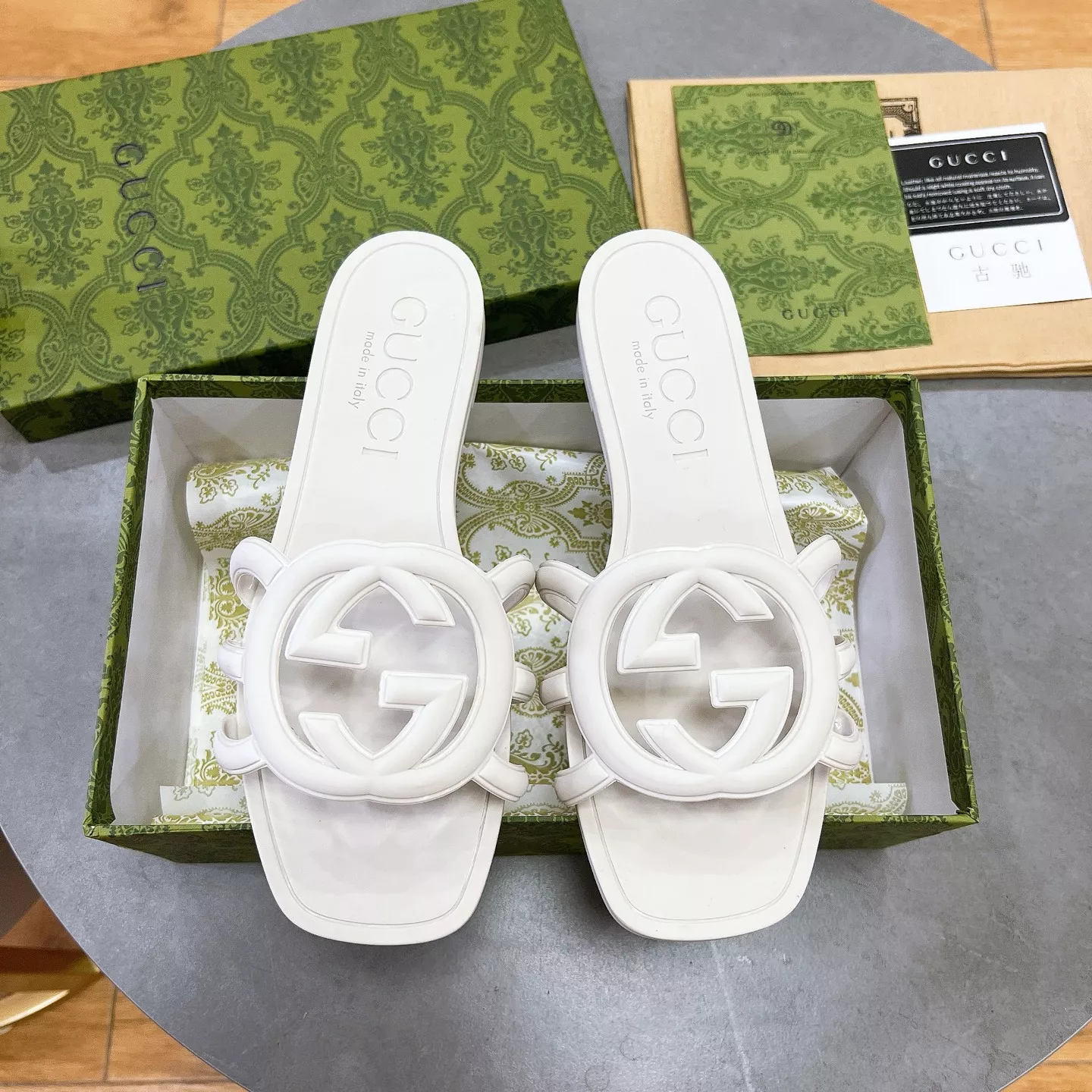 Gucci Slippers For Women Timeless 9338