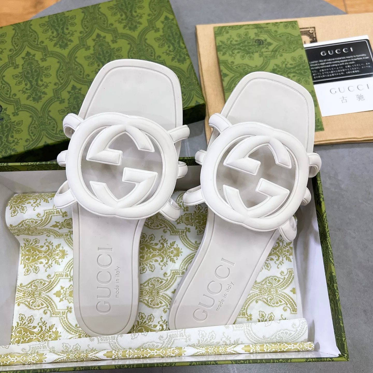 Gucci Slippers For Women Timeless 9338