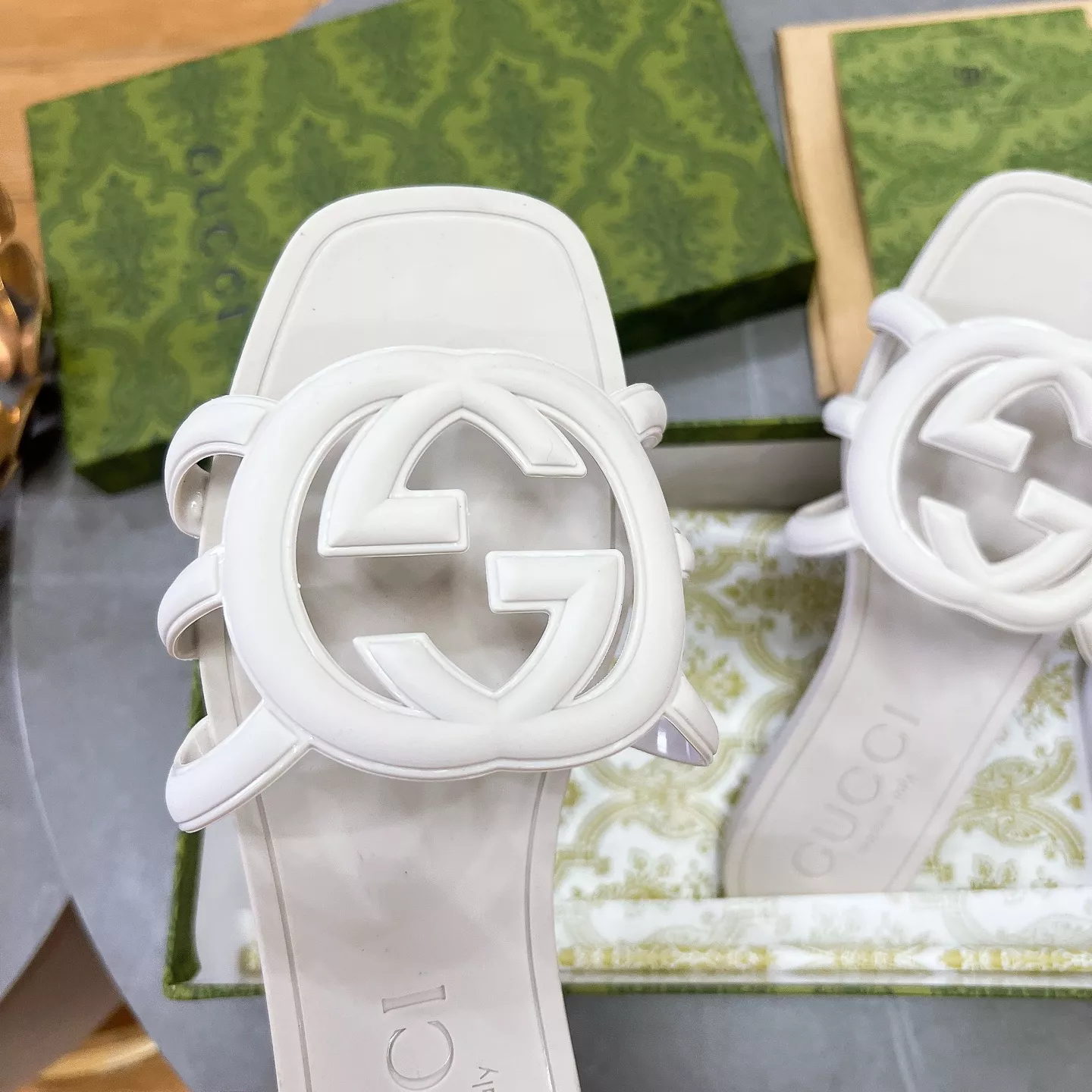 Gucci Slippers For Women Timeless 9338