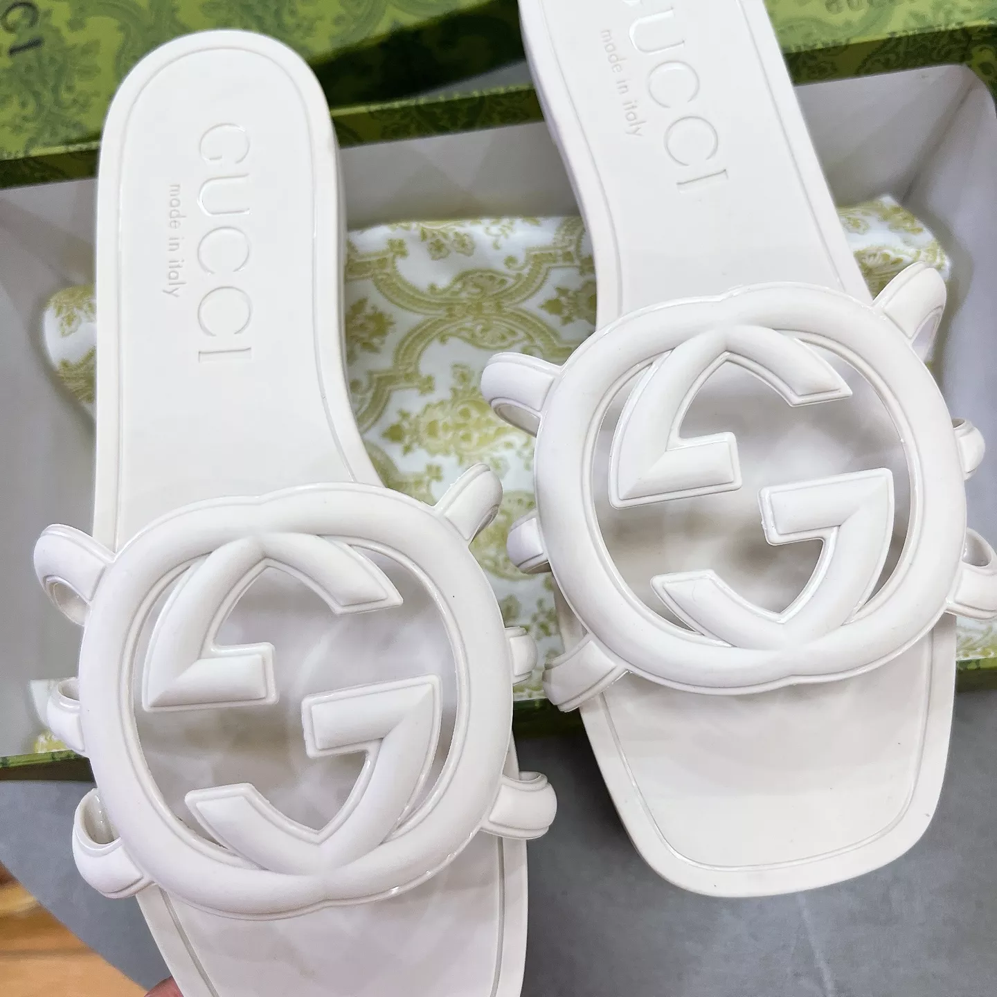 Gucci Slippers For Women Timeless 9338