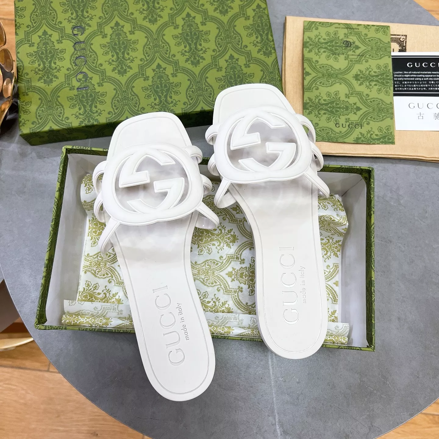 Gucci Slippers For Women Timeless 9338