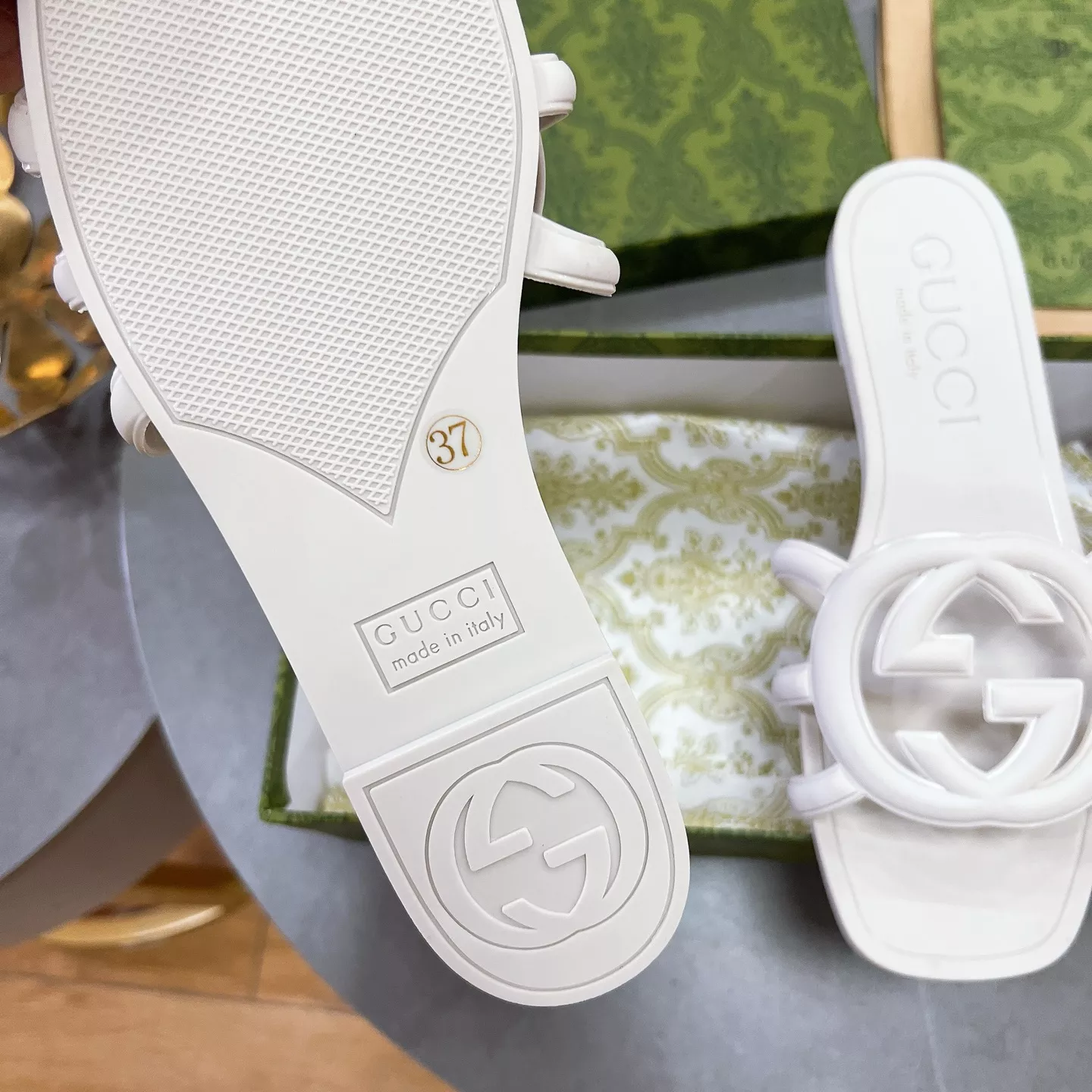 Gucci Slippers For Women Timeless 9338