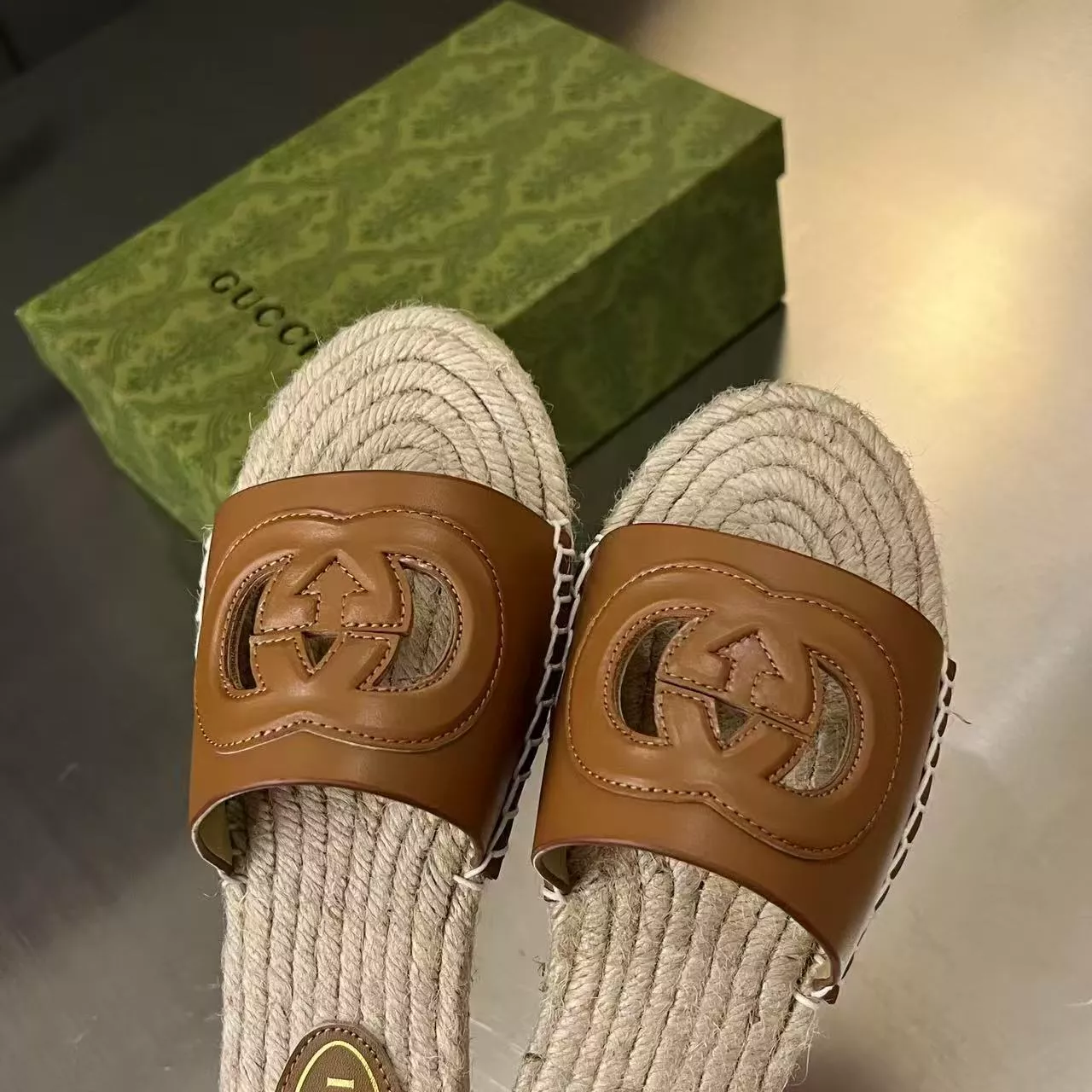 Gucci Slippers For Women Trendsetting 2800