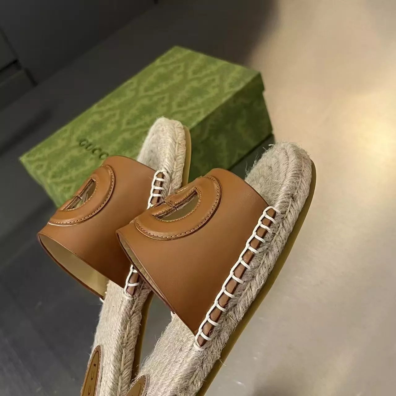 Gucci Slippers For Women Trendsetting 2800