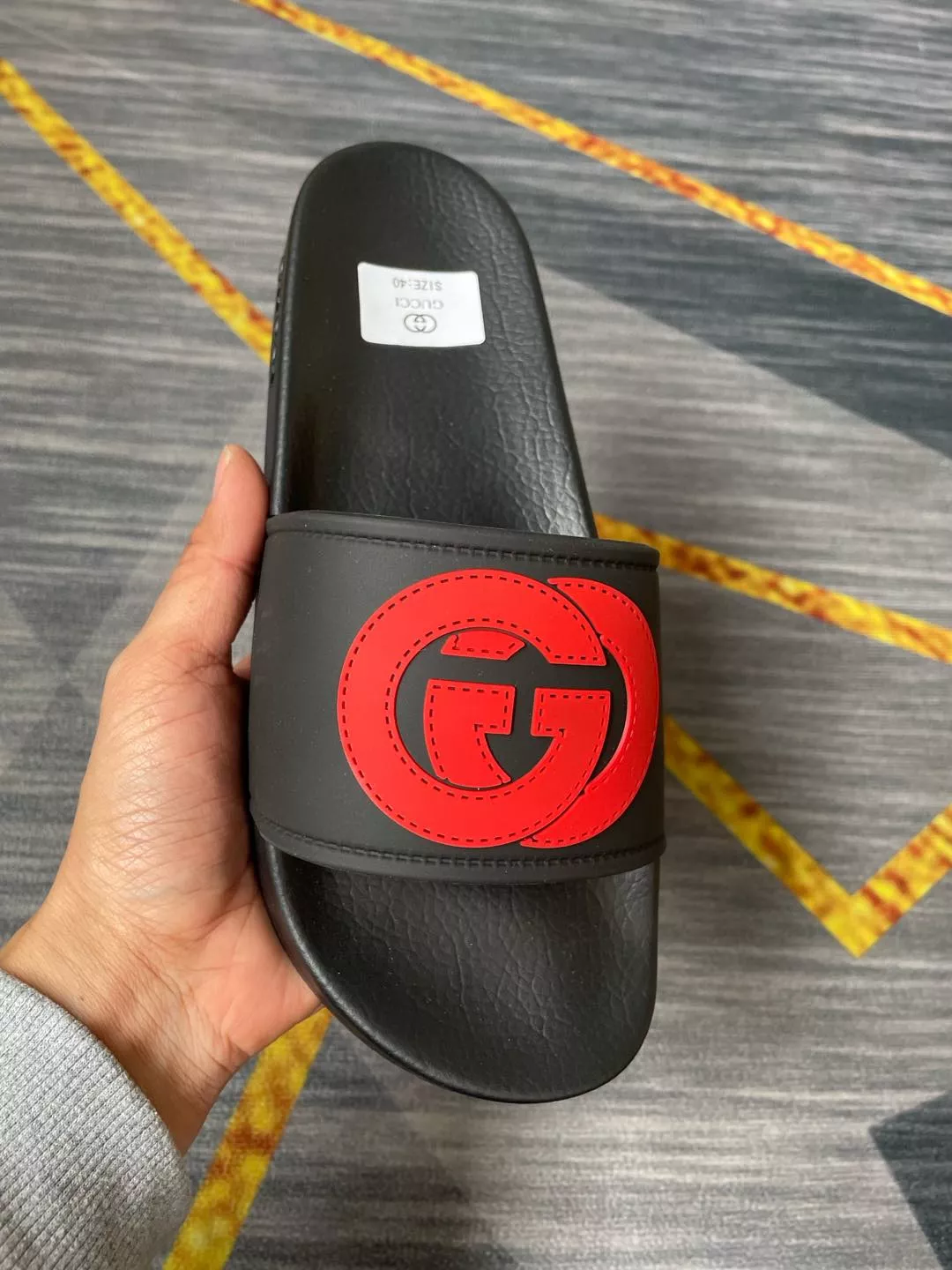 Gucci Slippers For Women Trendsetting 305