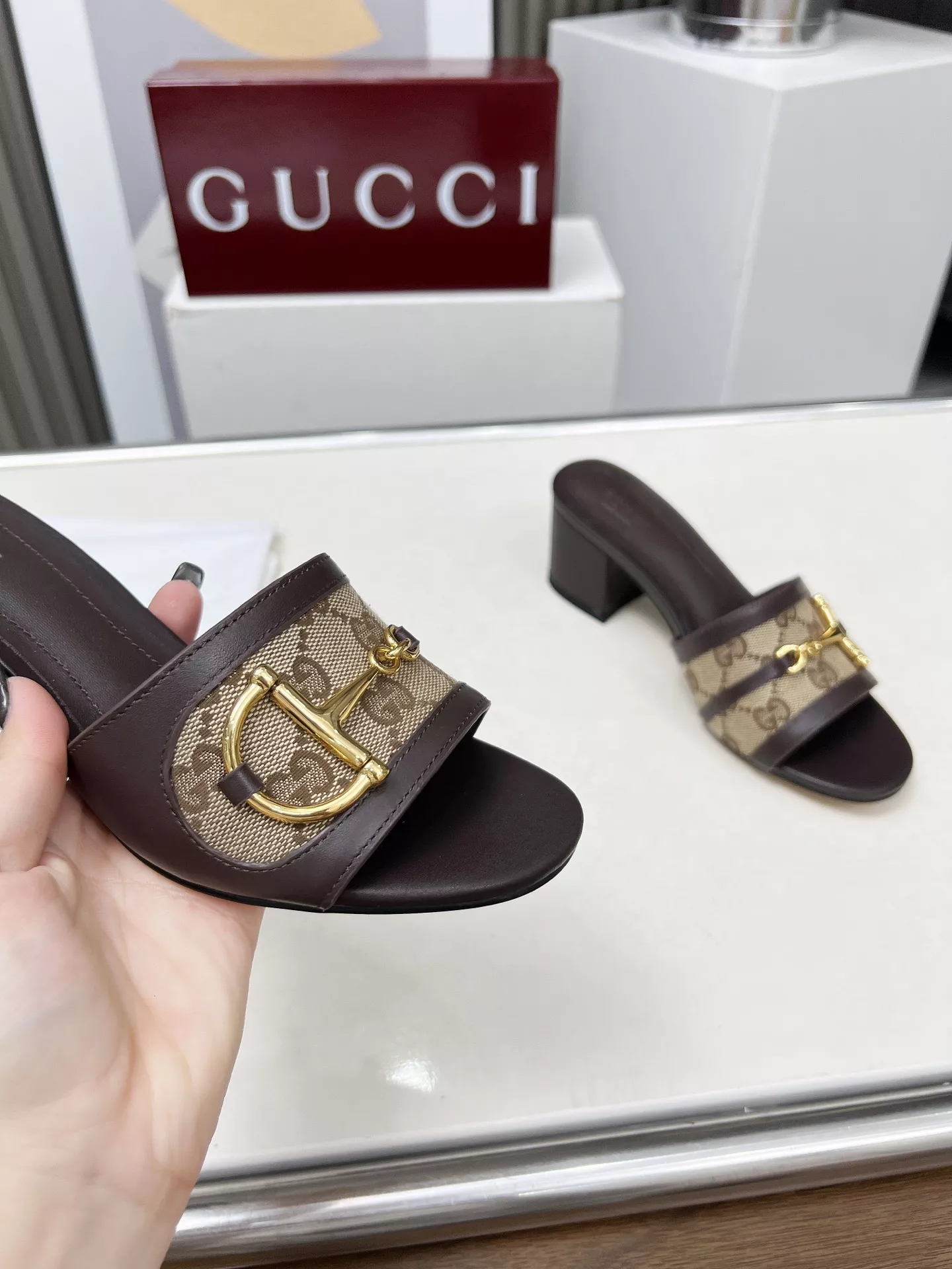 Gucci Slippers For Women Trendsetting 3244