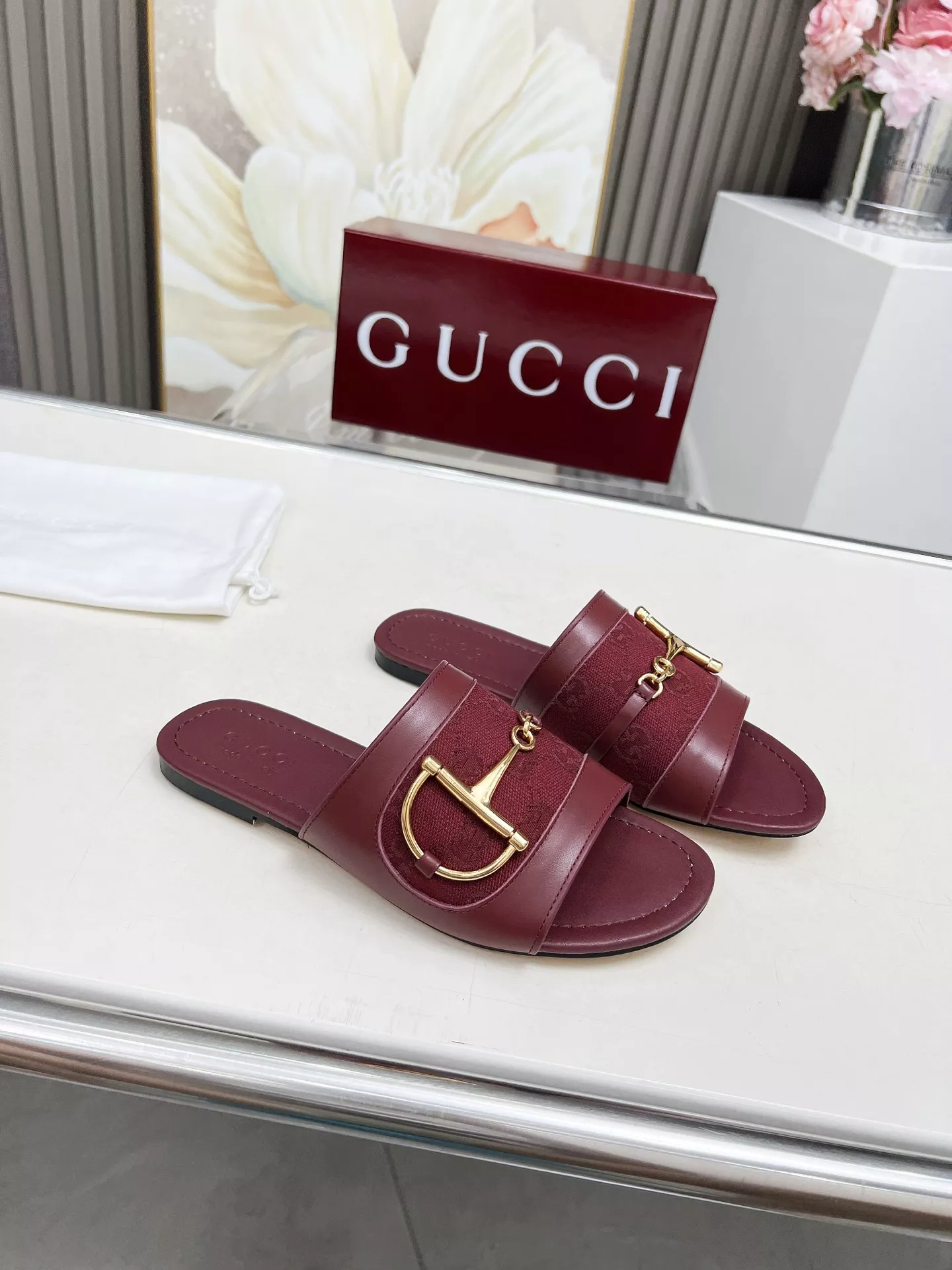 Gucci Slippers For Women Trendsetting 9046