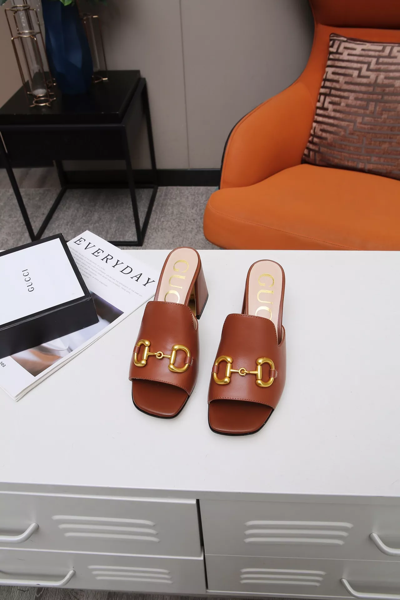 Gucci Slippers For Women Unique 9009