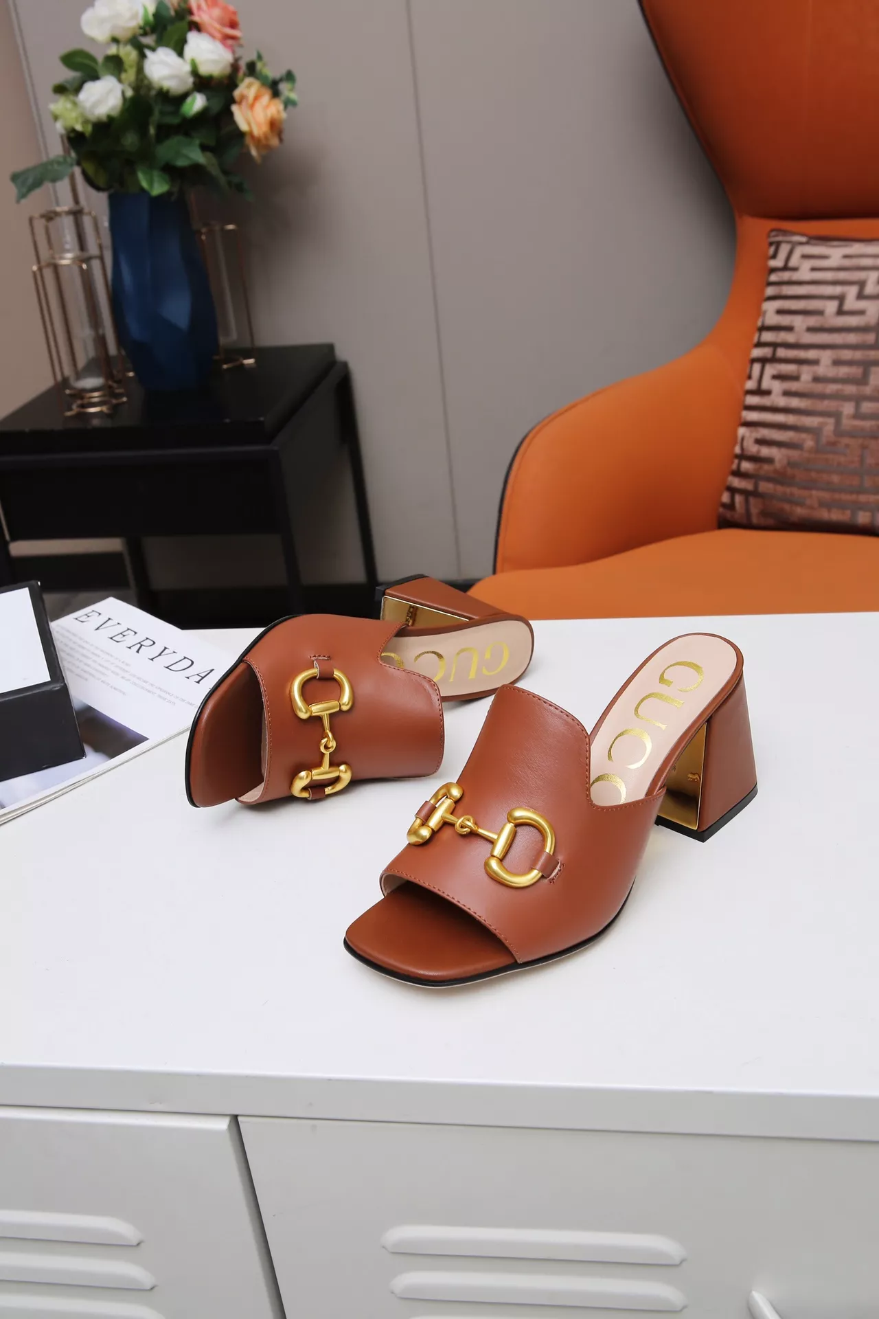 Gucci Slippers For Women Unique 9009