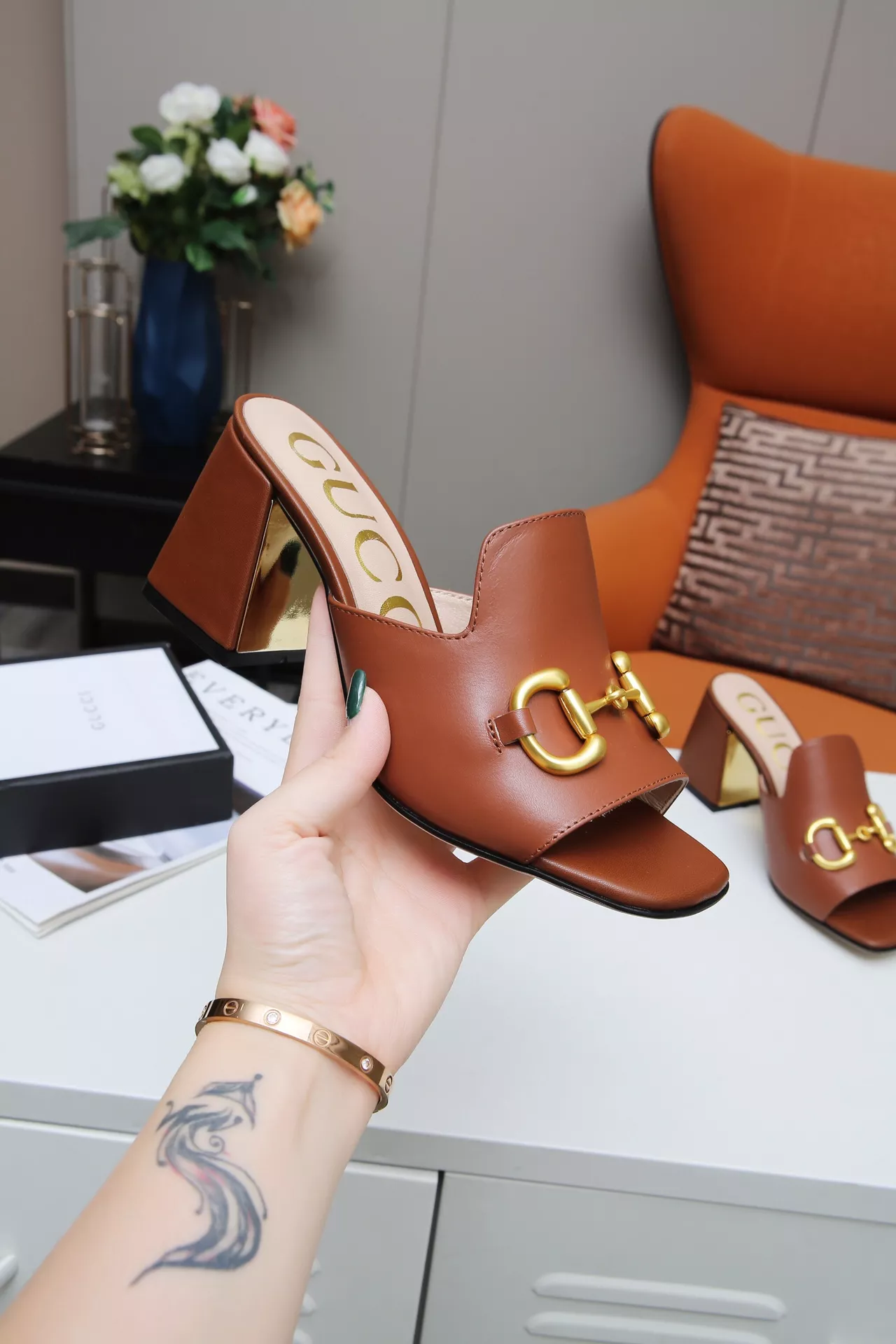 Gucci Slippers For Women Unique 9009