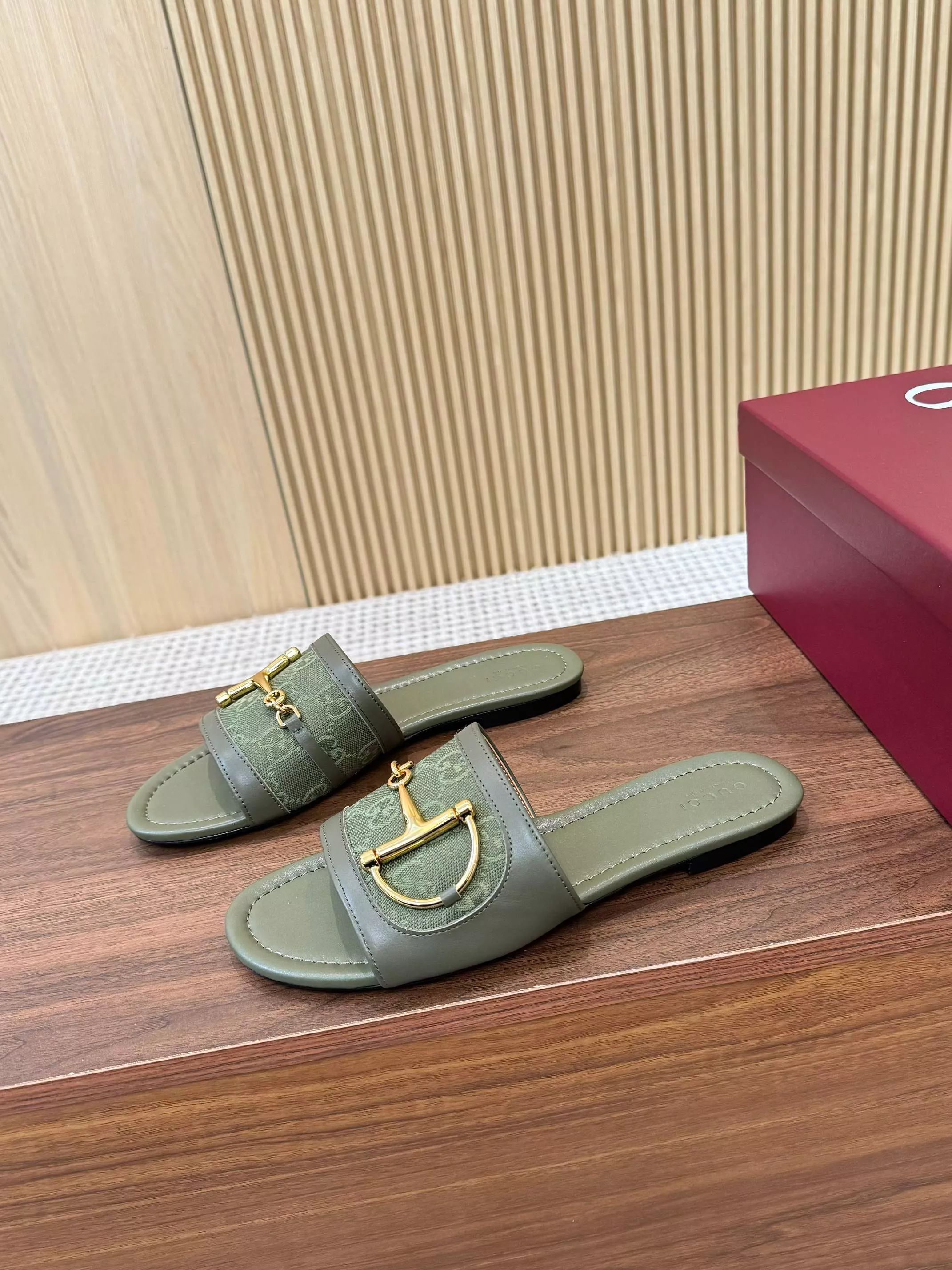 Gucci Slippers For Women UrbanStyle 953