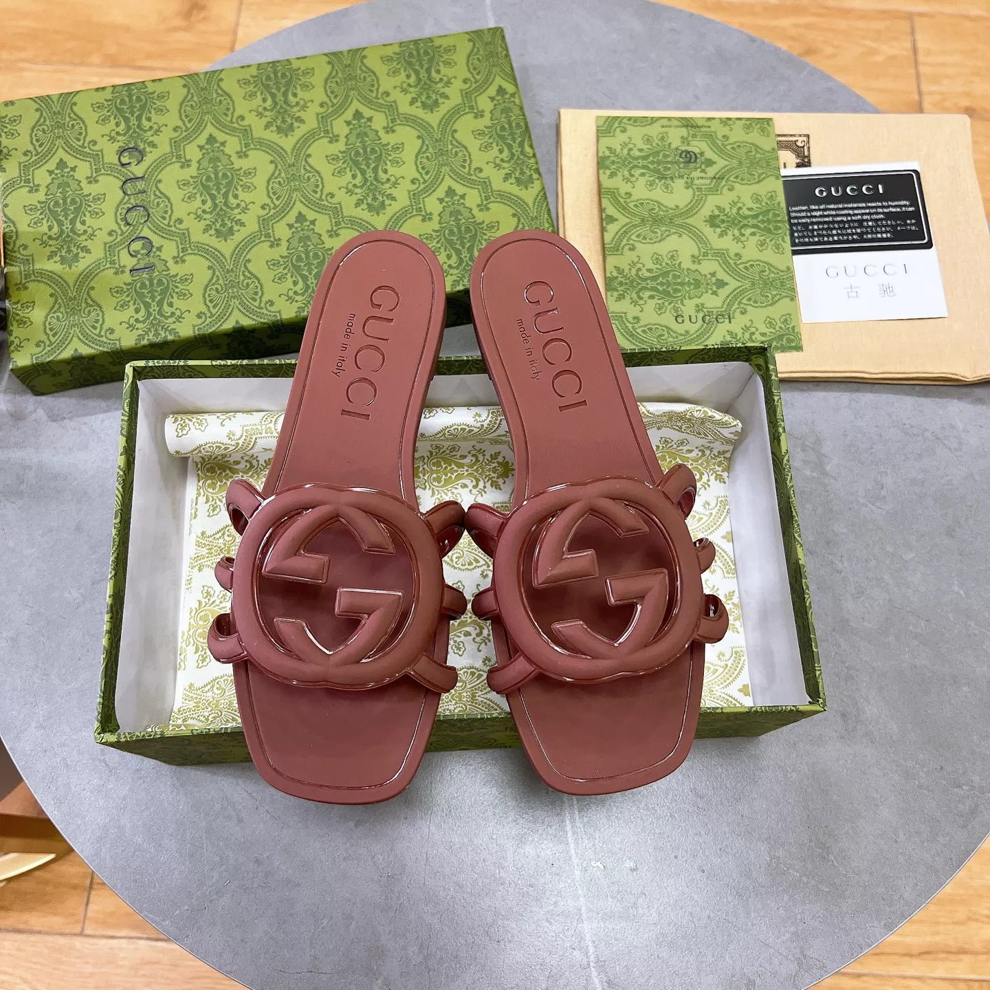 Gucci Slippers For Women Versatile 4403