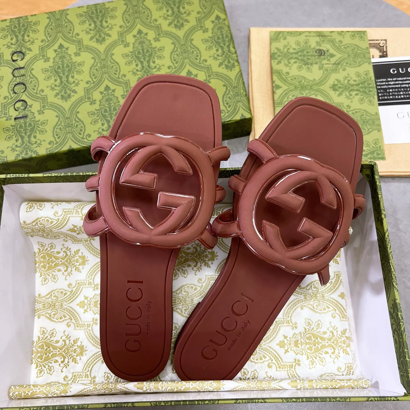 Gucci Slippers For Women Versatile 4403