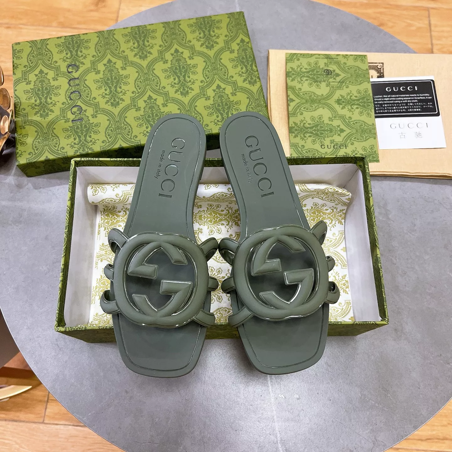 Gucci Slippers For Women Vibrant 1037
