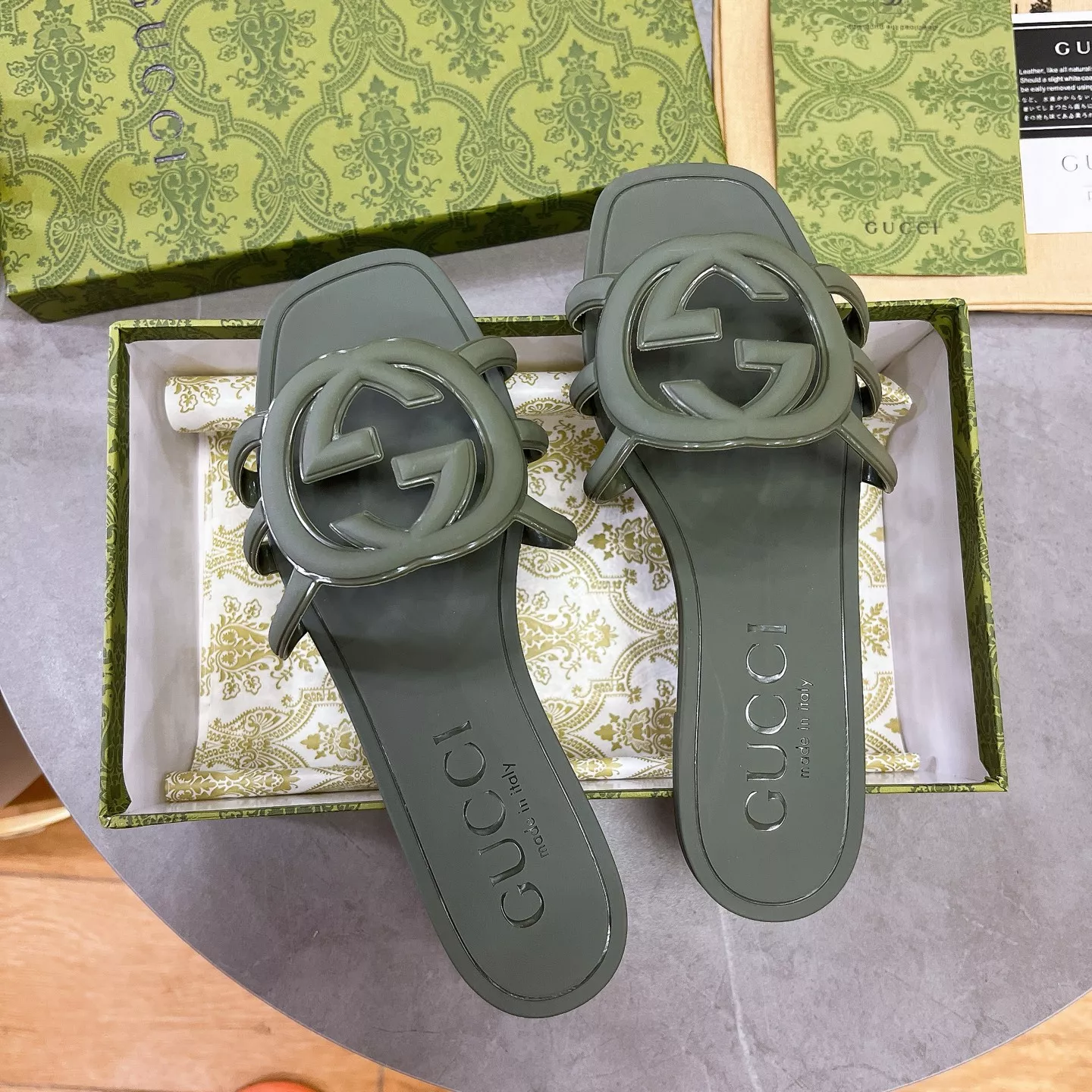 Gucci Slippers For Women Vibrant 1037