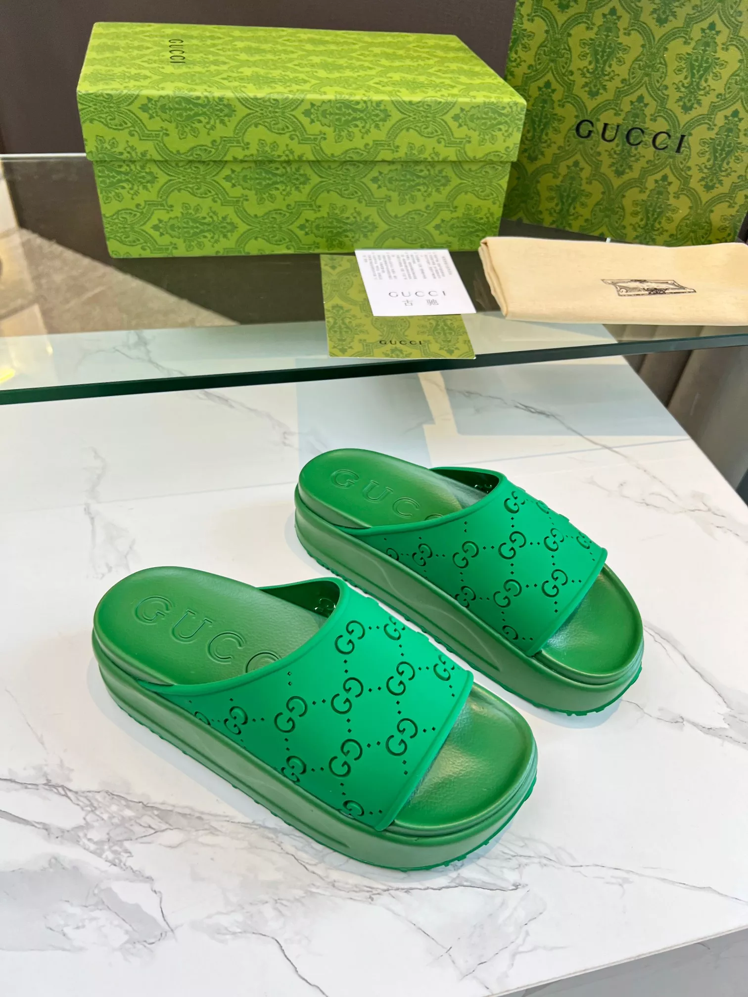 Gucci Slippers For Women Vibrant 3418