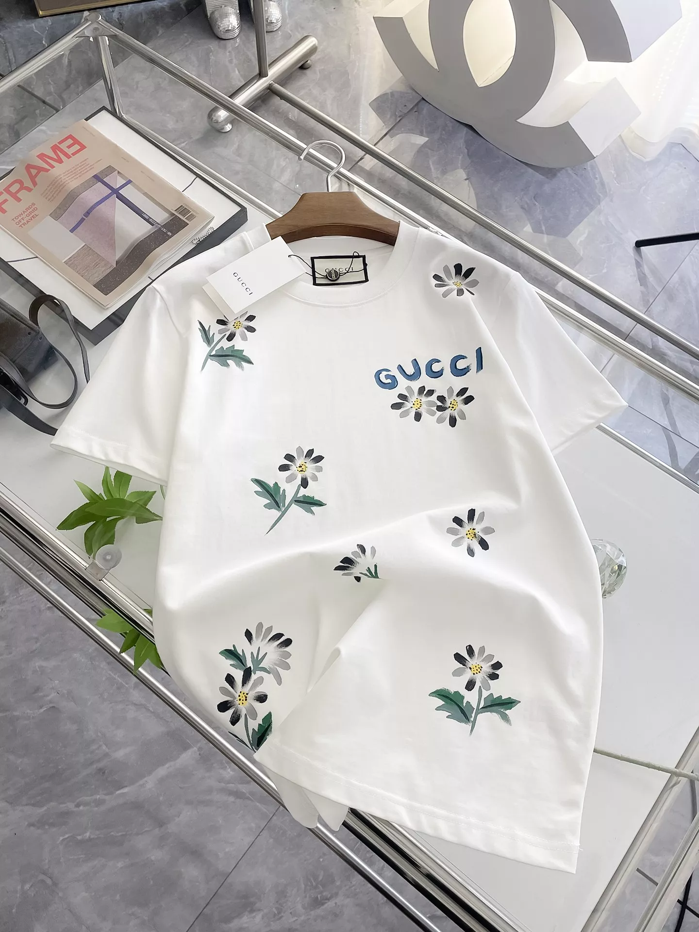 Gucci T-Shirts Short Sleeved For Men Elegant 402