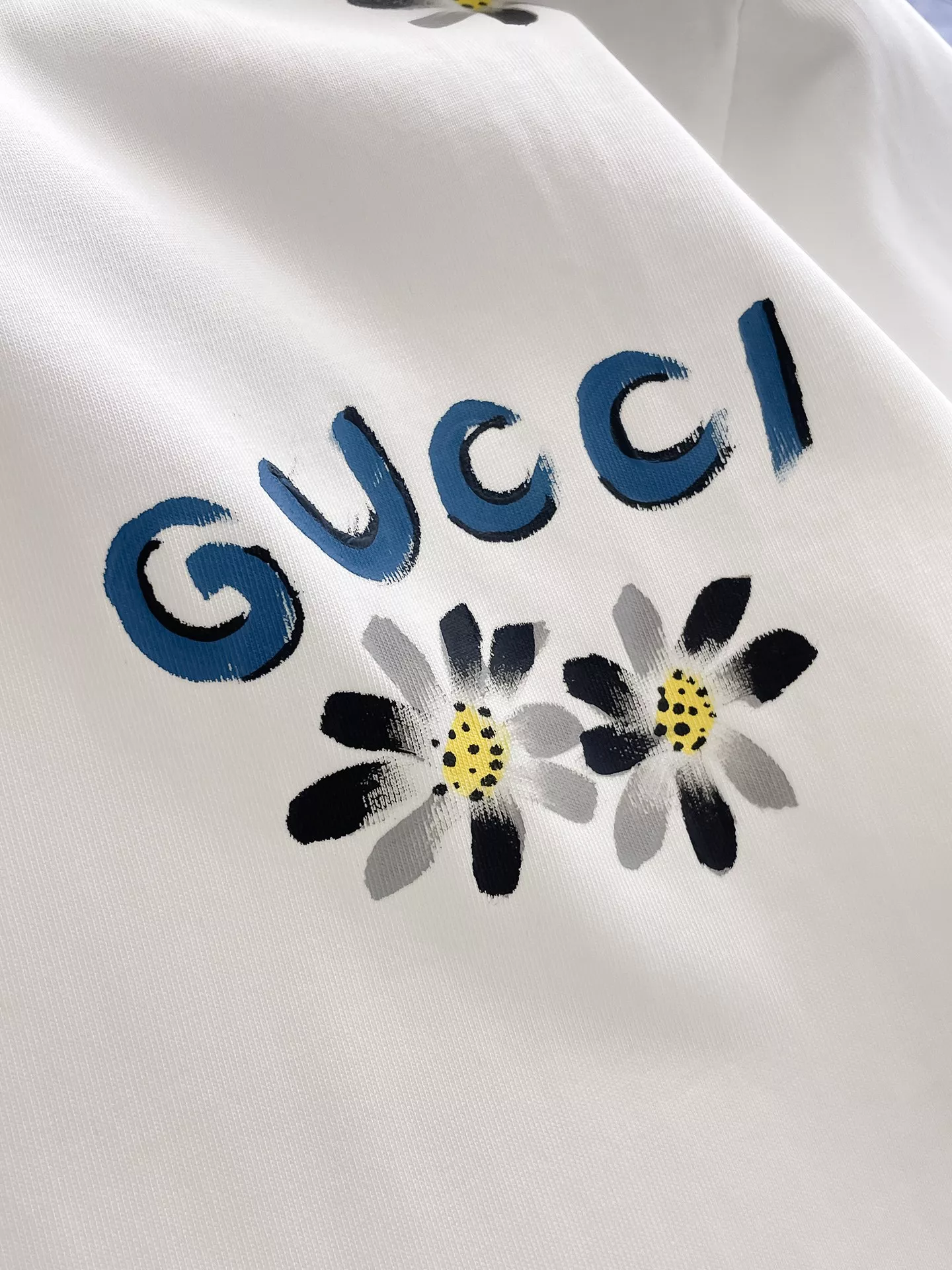 Gucci T-Shirts Short Sleeved For Men Elegant 402