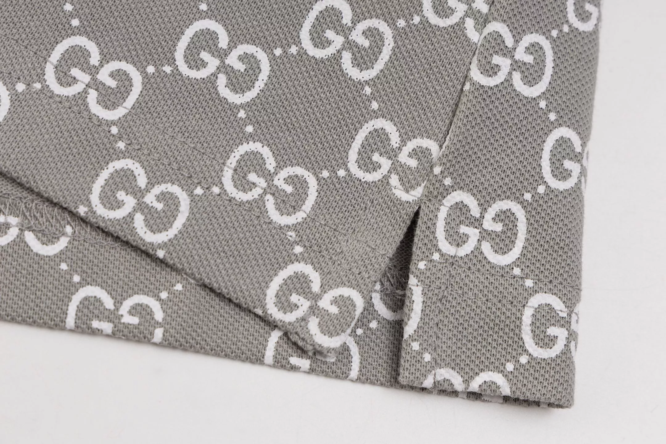 Gucci T-Shirts Short Sleeved For Men Fashionable 8973
