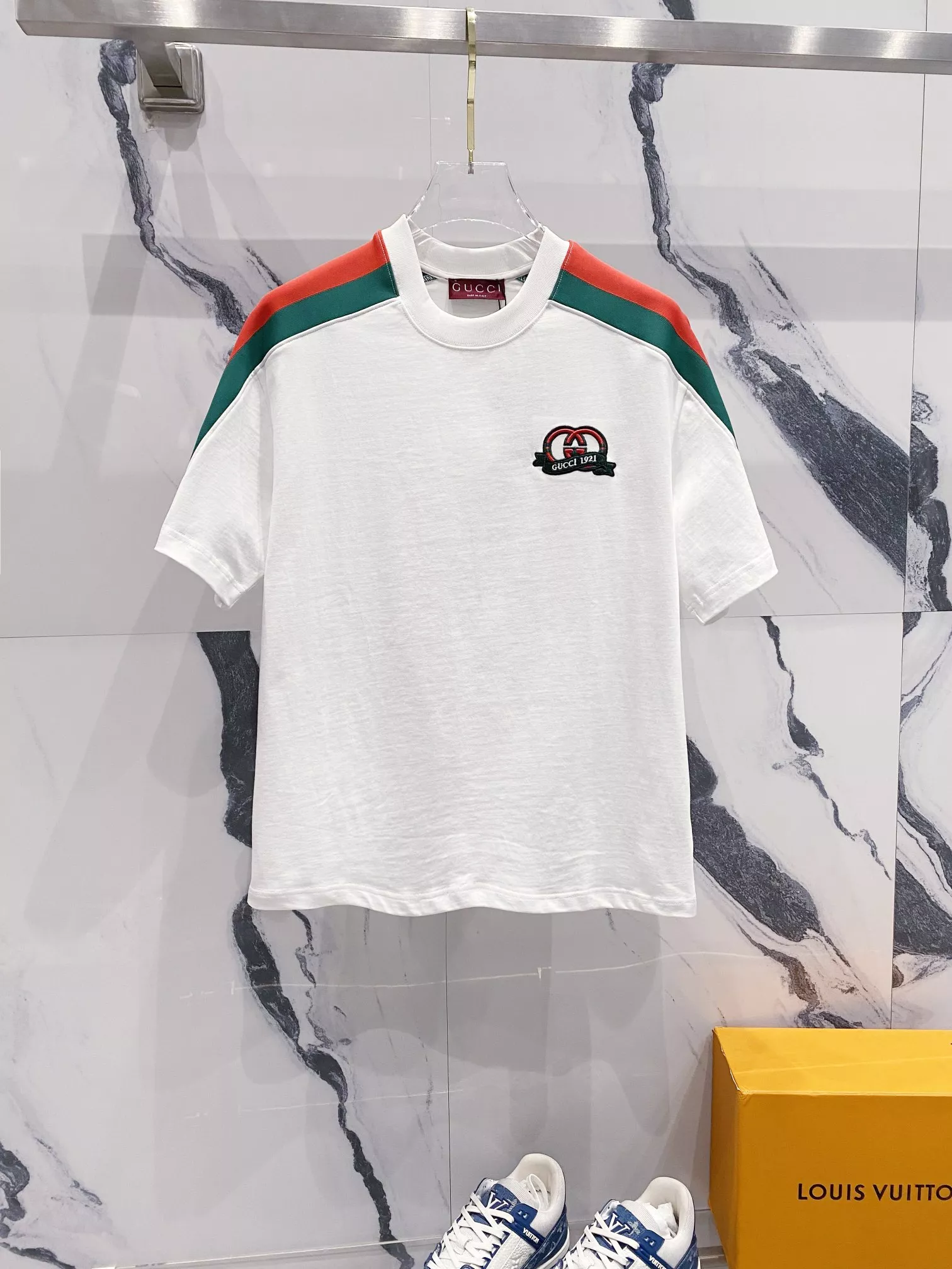 Gucci T-Shirts Short Sleeved For Unisex Lightweight 2075