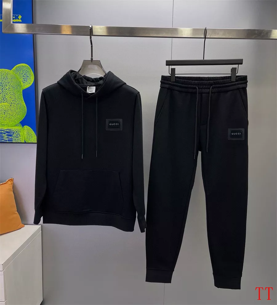 Gucci Tracksuits Long Sleeved For Men Classic 3579
