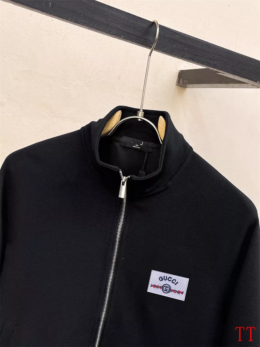 Gucci Tracksuits Long Sleeved For Men Comfortable 5545