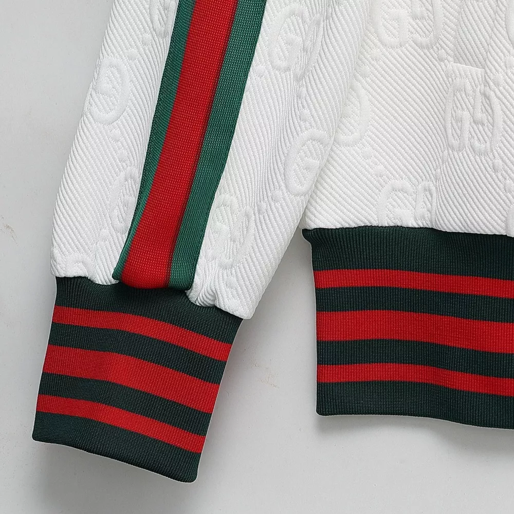 Gucci Tracksuits Long Sleeved For Men Cozy 3321