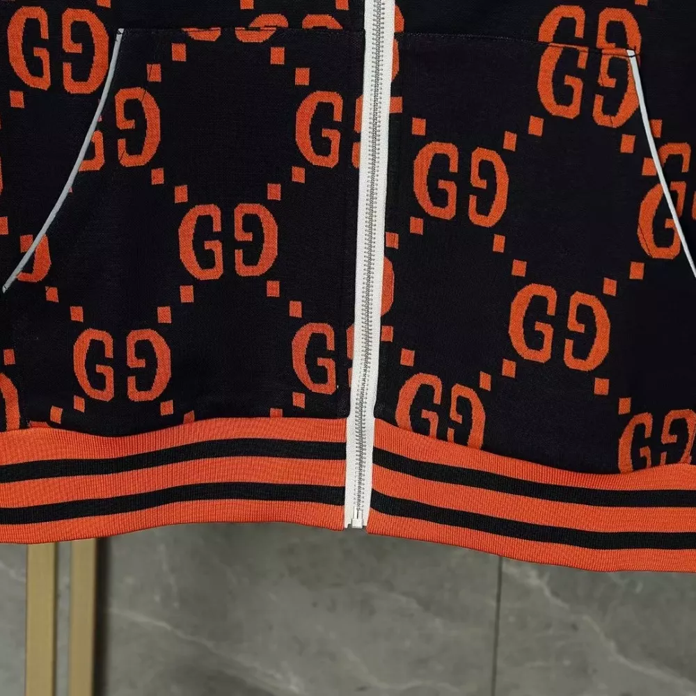 Gucci Tracksuits Long Sleeved For Men DailyWear 7794