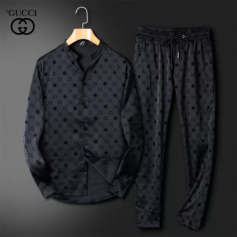Gucci Tracksuits Long Sleeved For Men Sleek 5562