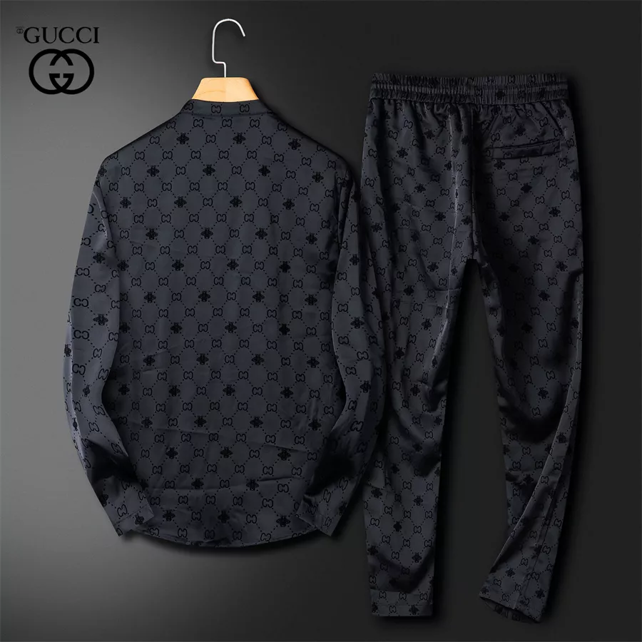 Gucci Tracksuits Long Sleeved For Men Sleek 5562