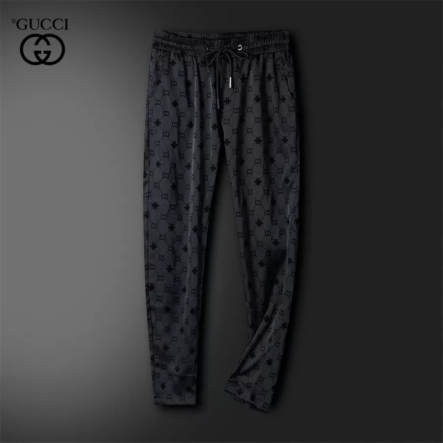 Gucci Tracksuits Long Sleeved For Men Sleek 5562