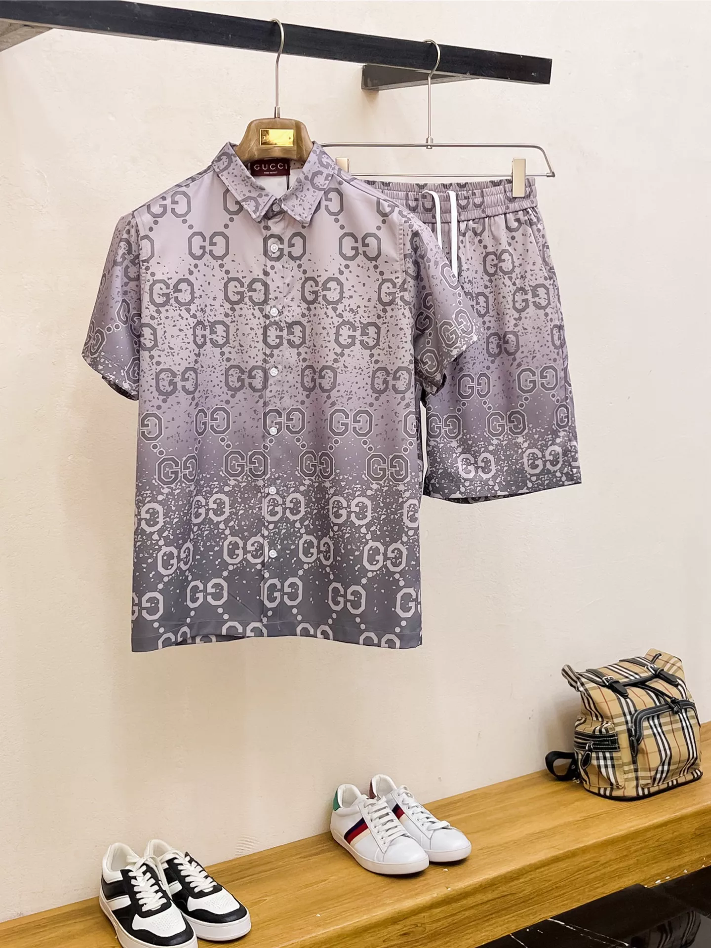 Gucci Tracksuits Short Sleeved For Men BestValue 9382
