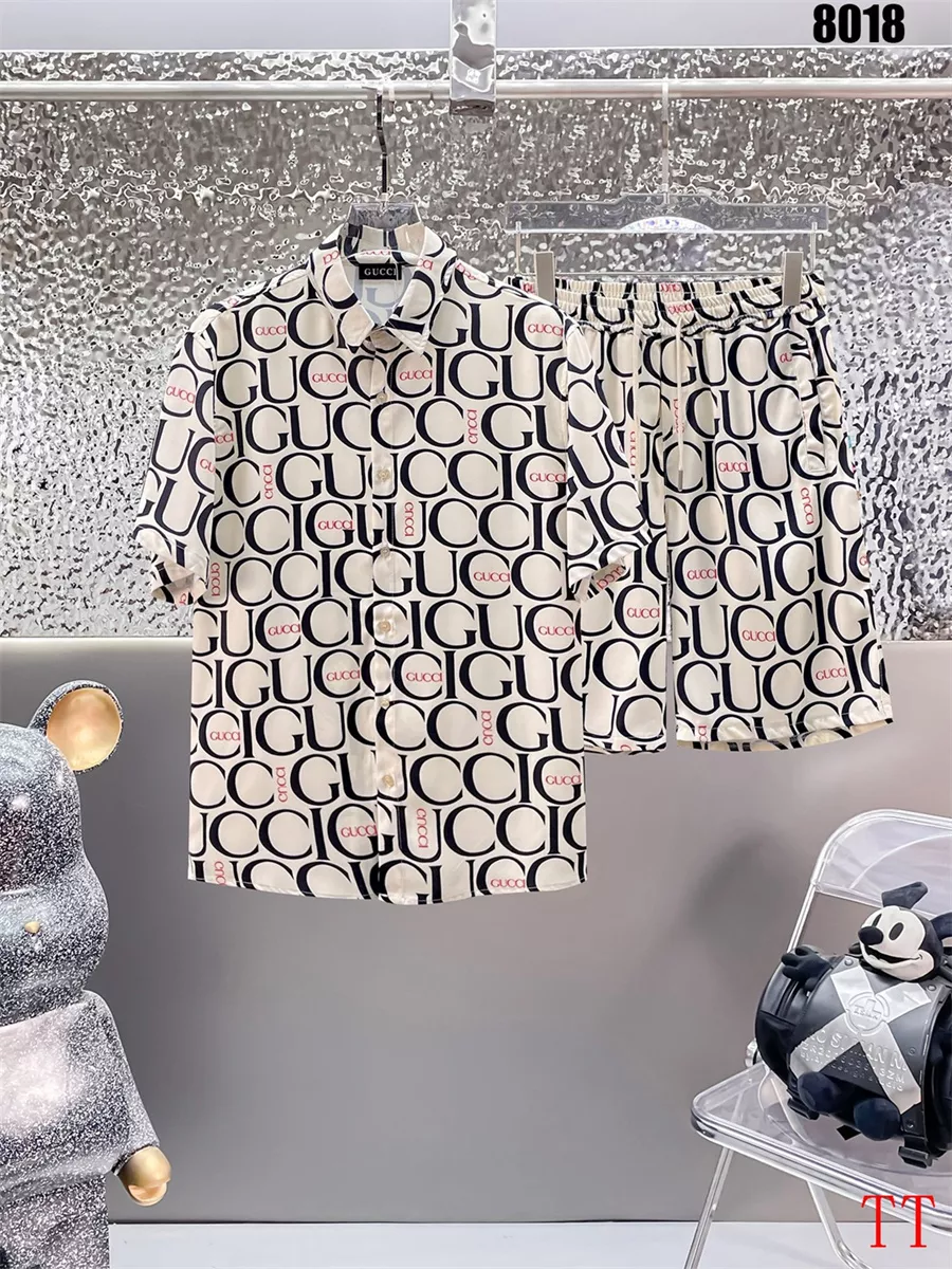 Gucci Tracksuits Short Sleeved For Men Bold 9334
