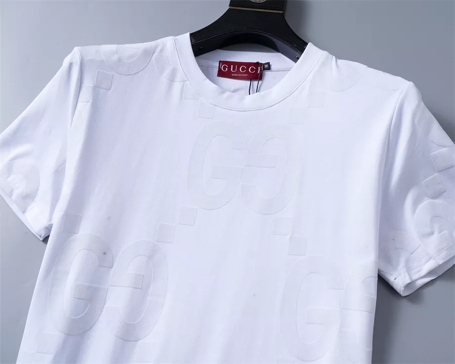 Gucci Tracksuits Short Sleeved For Men DailyWear 4754