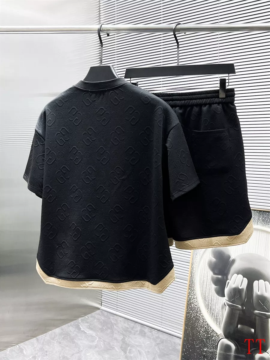 Gucci Tracksuits Short Sleeved For Men EasyMatch 9561