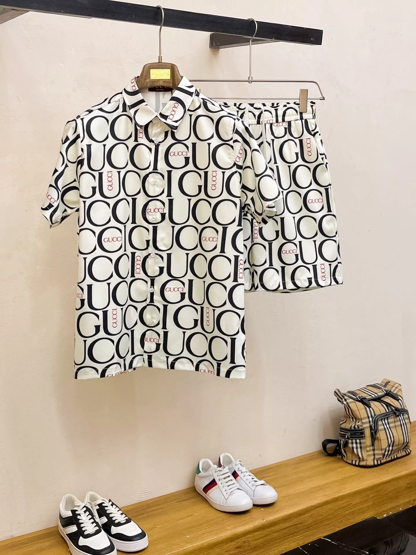 Gucci Tracksuits Short Sleeved For Men Practical 8248