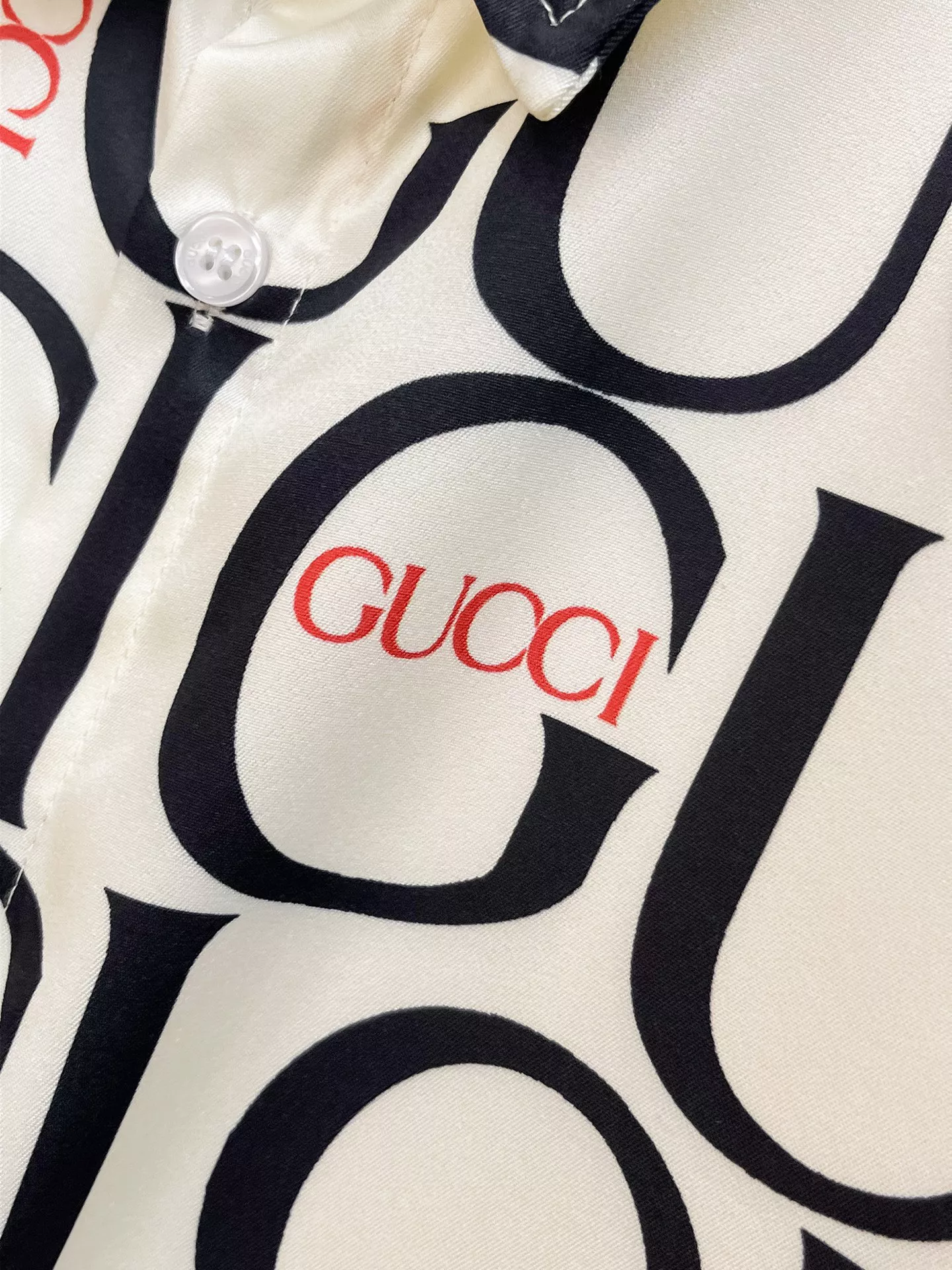 Gucci Tracksuits Short Sleeved For Men Practical 8248
