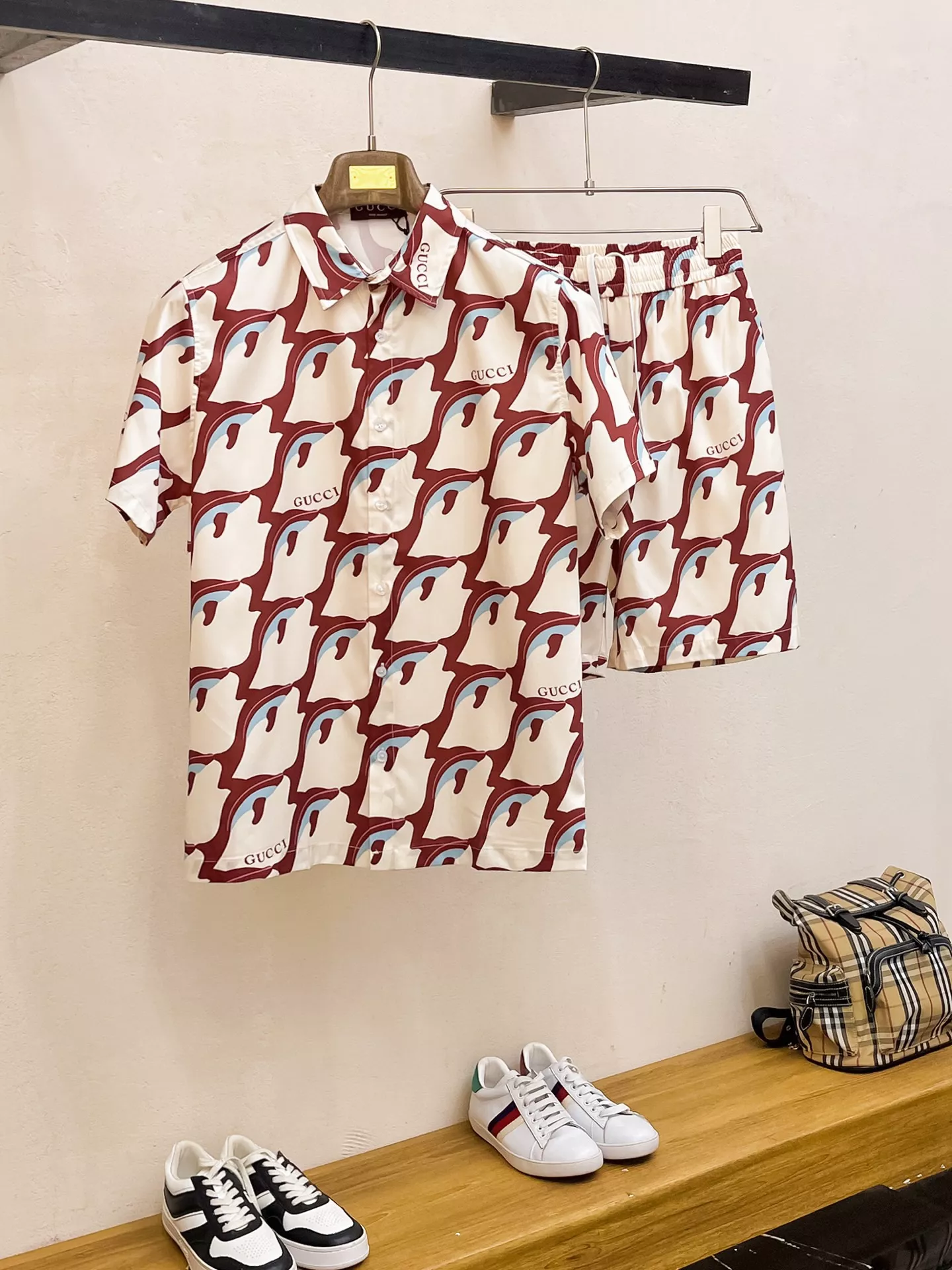 Gucci Tracksuits Short Sleeved For Men Reliable 4545