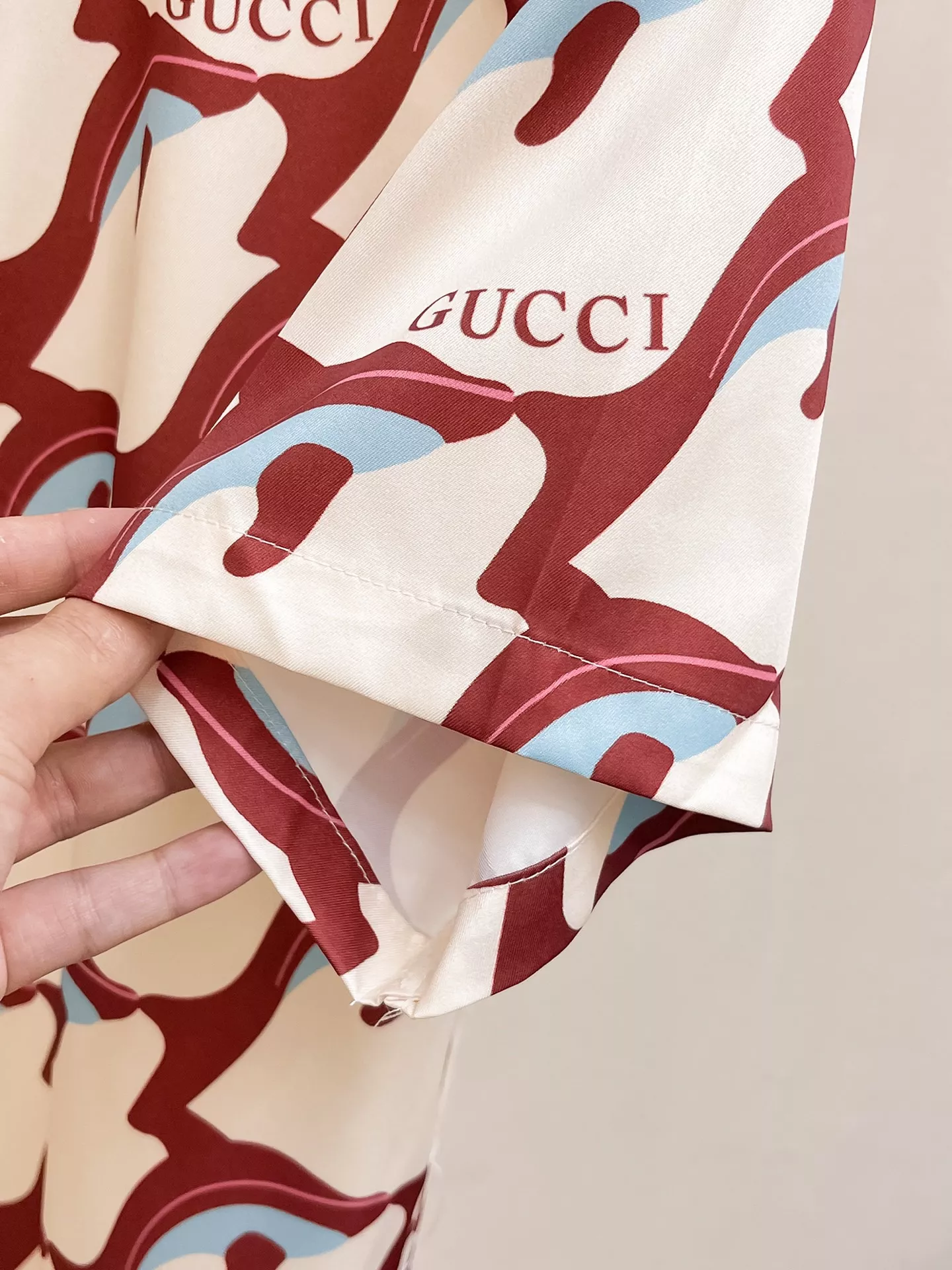 Gucci Tracksuits Short Sleeved For Men Reliable 4545