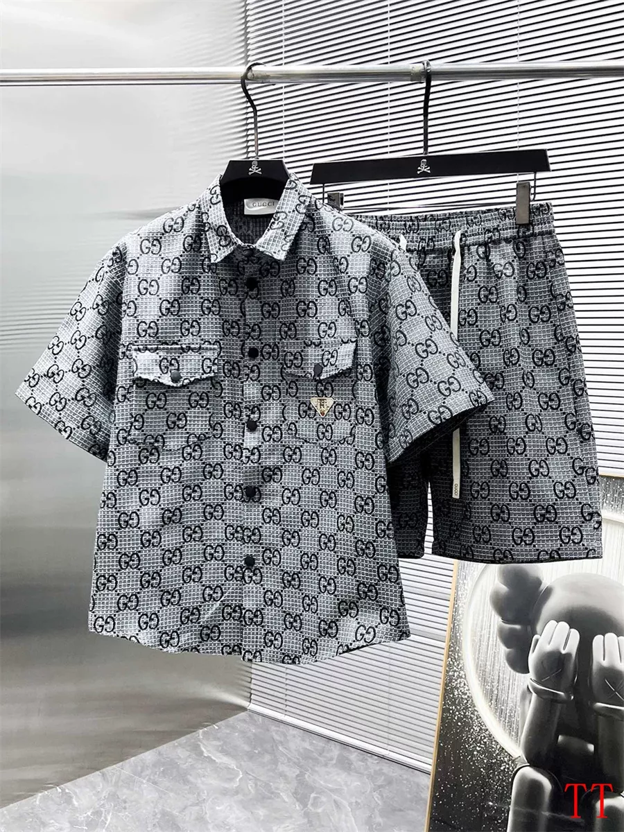 Gucci Tracksuits Short Sleeved For Men Sophisticated 2572