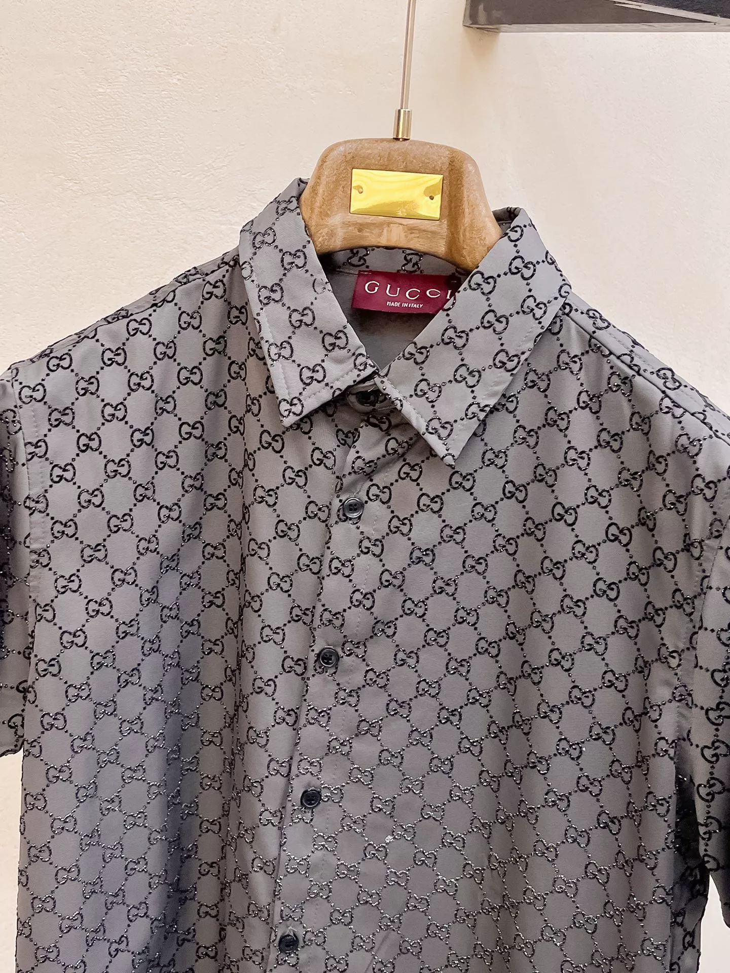 Gucci Tracksuits Short Sleeved For Men Trendsetting 4465