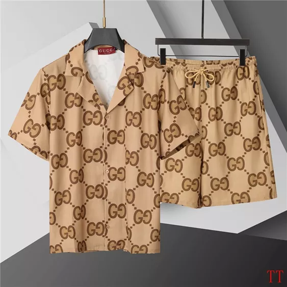 Gucci Tracksuits Short Sleeved For Men Unique 2098